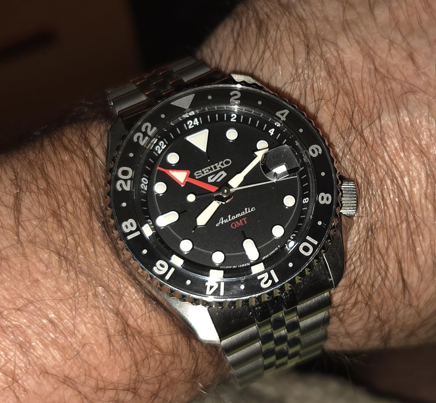 SEIKO SSK001 Automatic Watch for Men - 5 Sports - Black Dial with Date Calendar and Luminous Hands & Markers and Black & Gray GMT Bezel, 100m Water-Resistant - Customer Photo 2