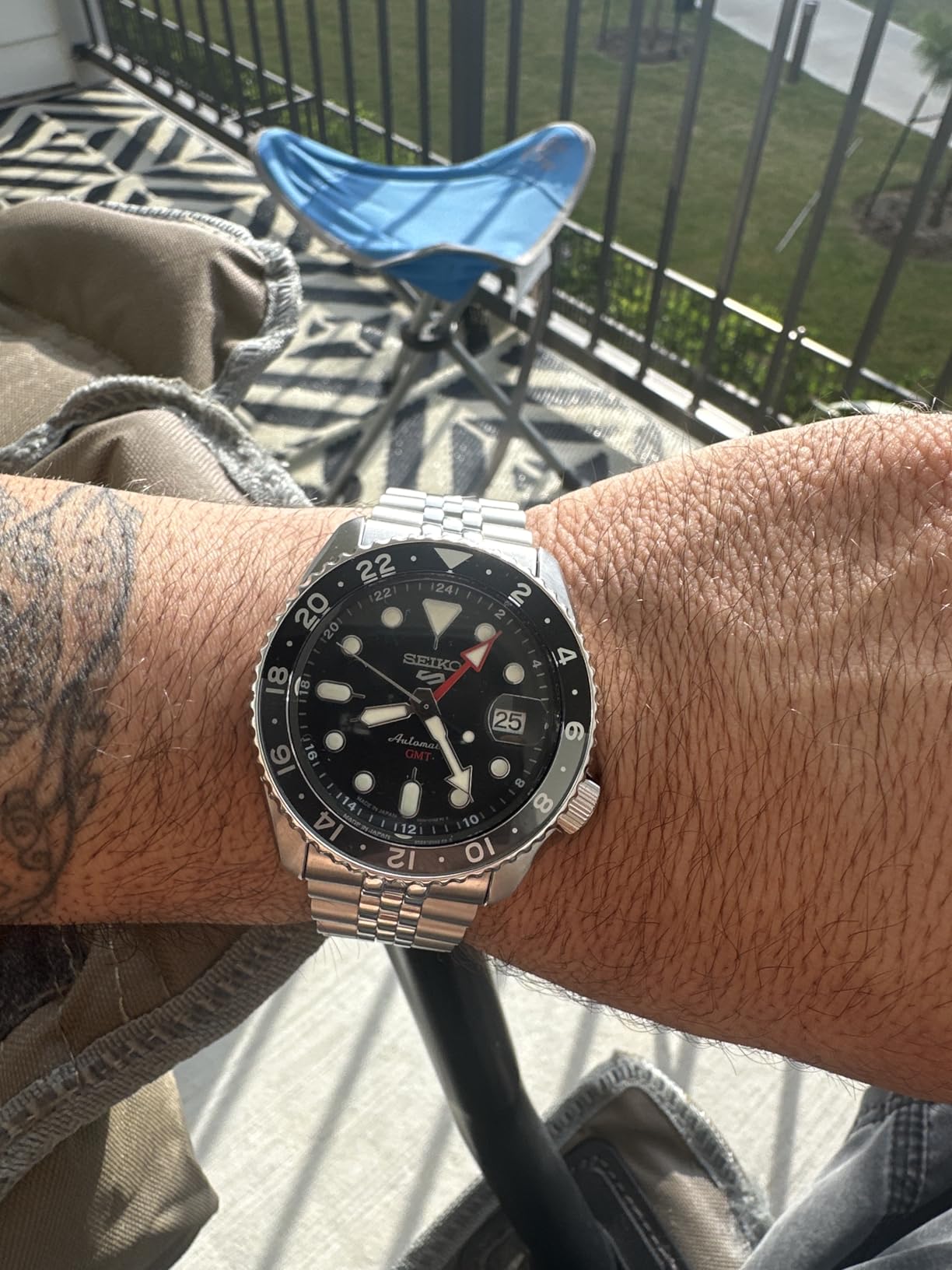 SEIKO SSK001 Automatic Watch for Men - 5 Sports - Black Dial with Date Calendar and Luminous Hands & Markers and Black & Gray GMT Bezel, 100m Water-Resistant - Customer Photo 3