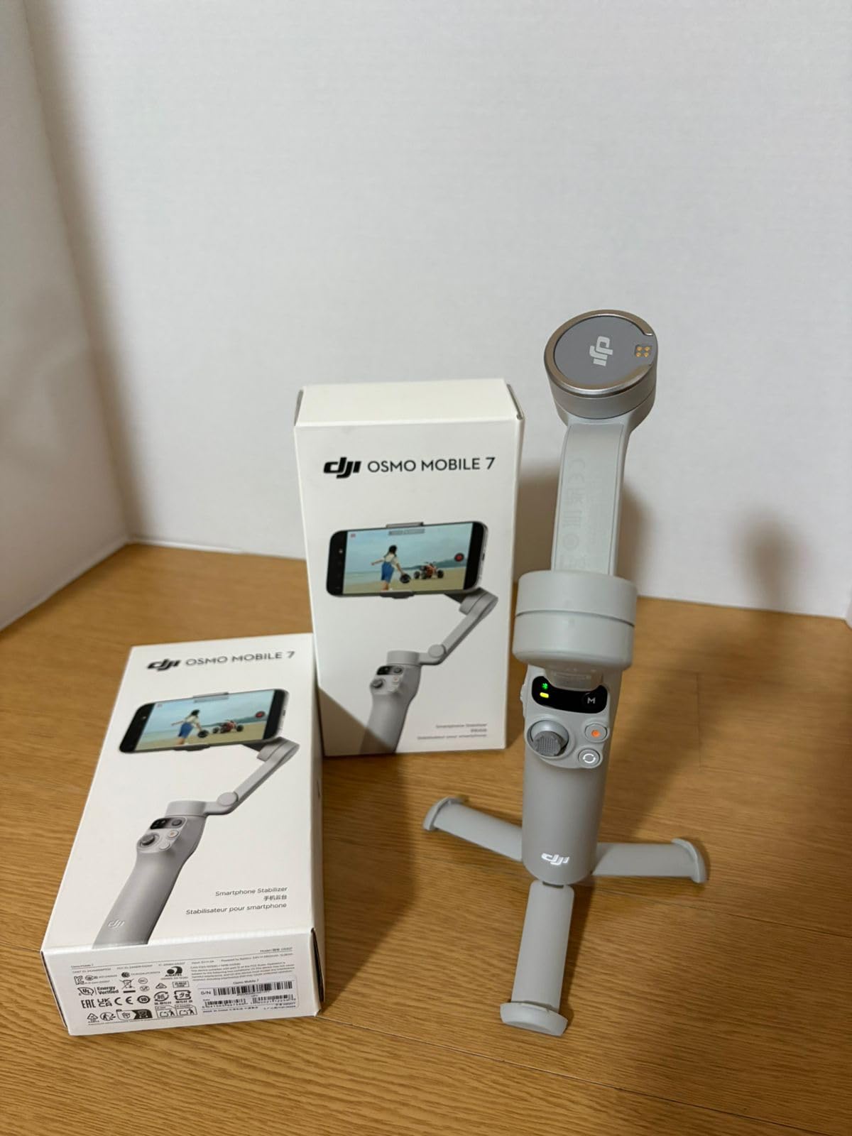 DJI Osmo Mobile SE, 3-Axis Phone Gimbal for iPhone, Android, Built-in Tripod, Selfie Stick, Gimbal Stabilizer for iphone, Andriod, ActiveTrack 6.0, Vlogging Stabilizer for Youtube, TikTok, Travel customer photo 1