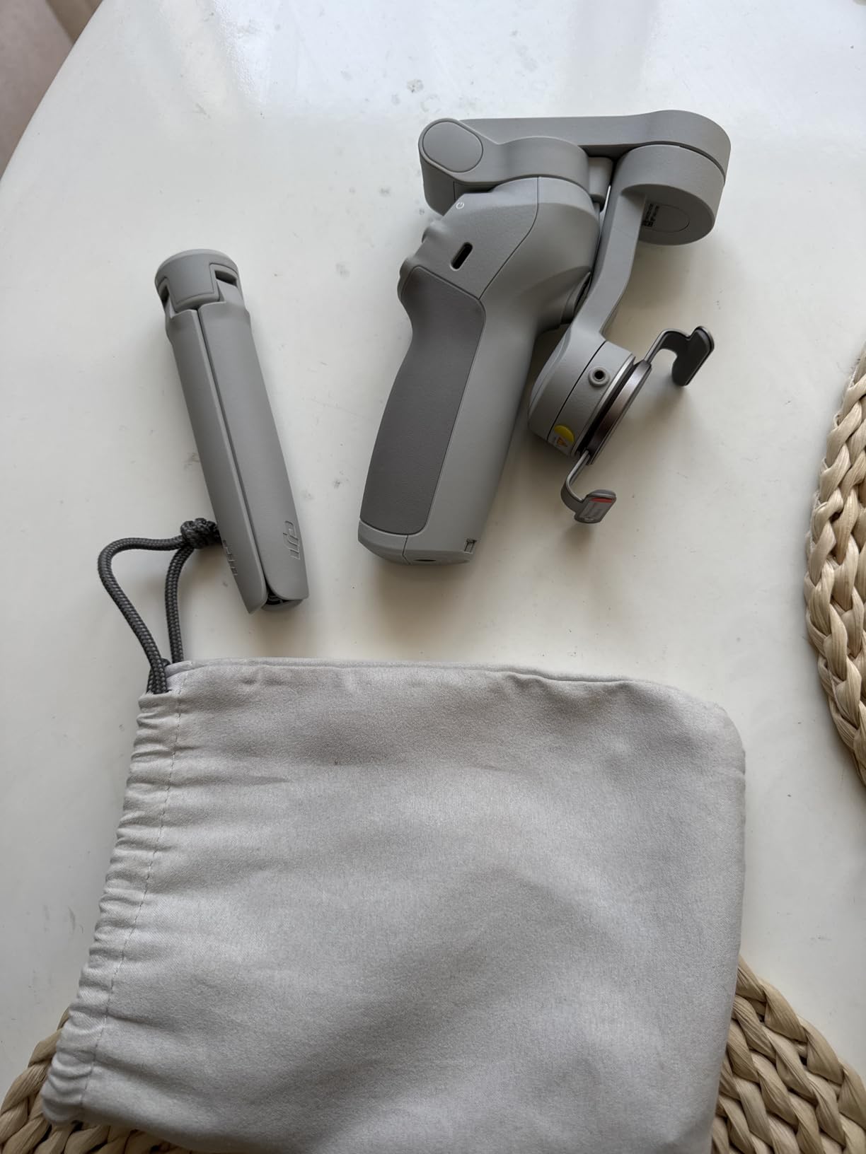 DJI Osmo Mobile SE, 3-Axis Phone Gimbal for iPhone, Android, Built-in Tripod, Selfie Stick, Gimbal Stabilizer for iphone, Andriod, ActiveTrack 6.0, Vlogging Stabilizer for Youtube, TikTok, Travel - Customer Photo 2