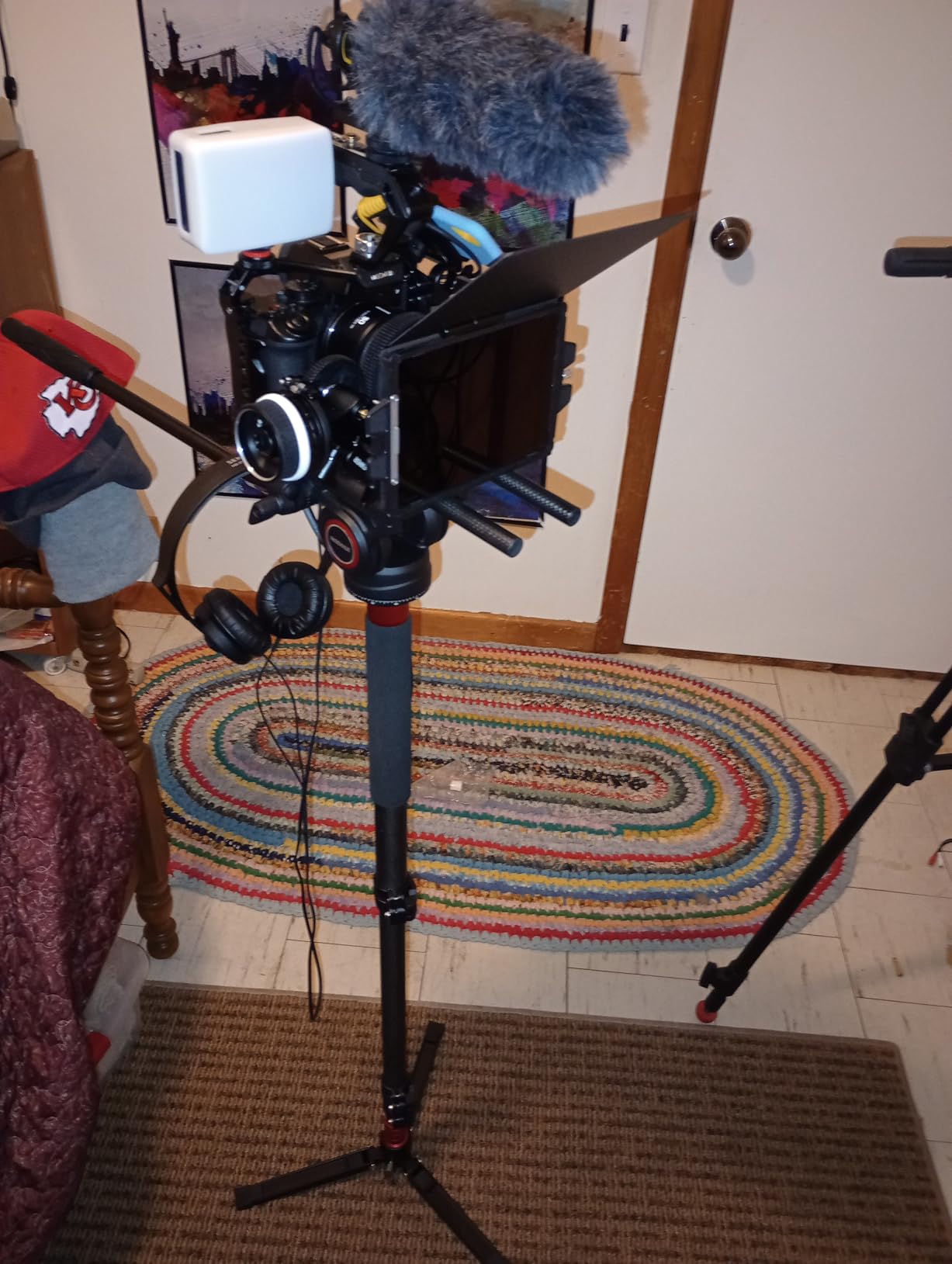NEEWER Professional Camera Monopod with Feet, 70.5
