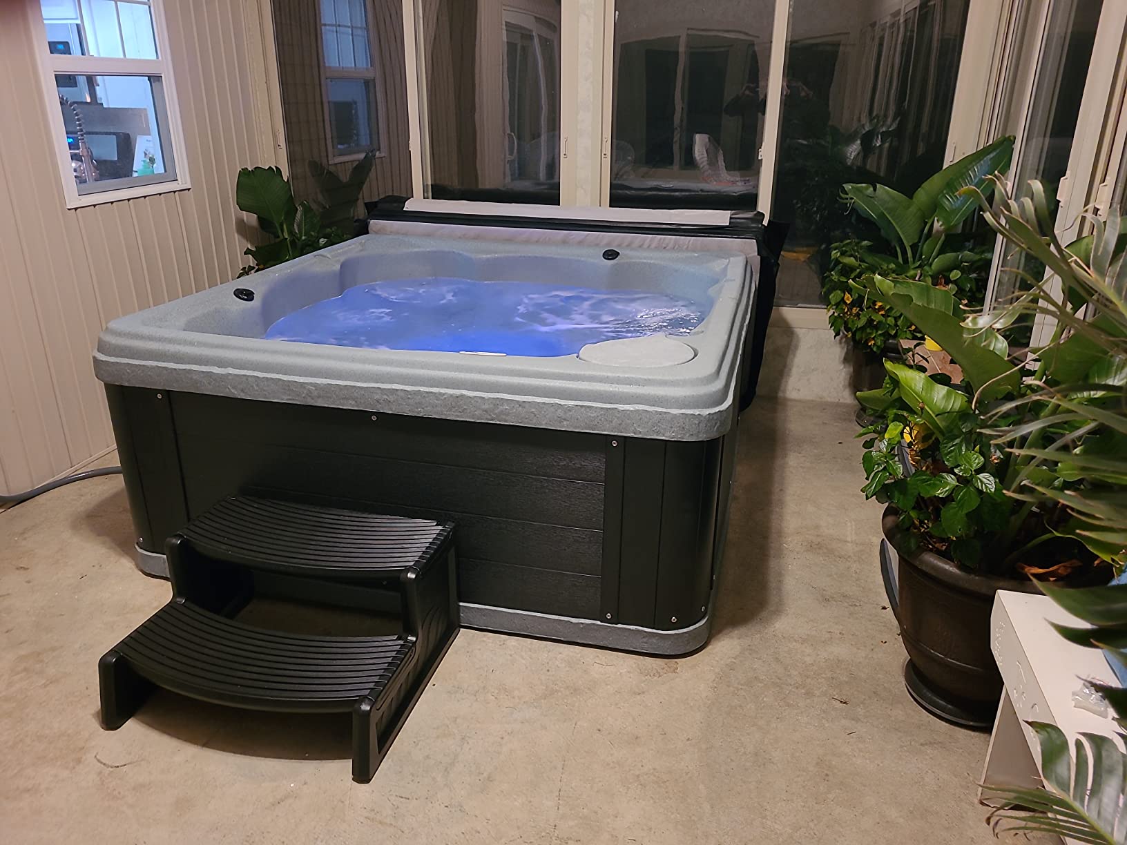 Inland 6 Person Indoor Outdoor Hot Tub, Plug & Play Spa, 24 Jets, LED Lighting System, Insulated Spa Cover, Aqualife by Strong Spas - Customer Photo 2