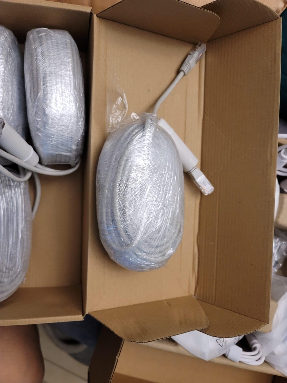 REOLINK 12MP PoE Security Camera System, 8pcs H.265 12MP Security Cameras, Person Vehicle Pet Detection, Two-Way Talk, Spotlights Color Night Vision, 16CH NVR with 4TB HDD, RLK16-1200D8-A - Customer Photo 2