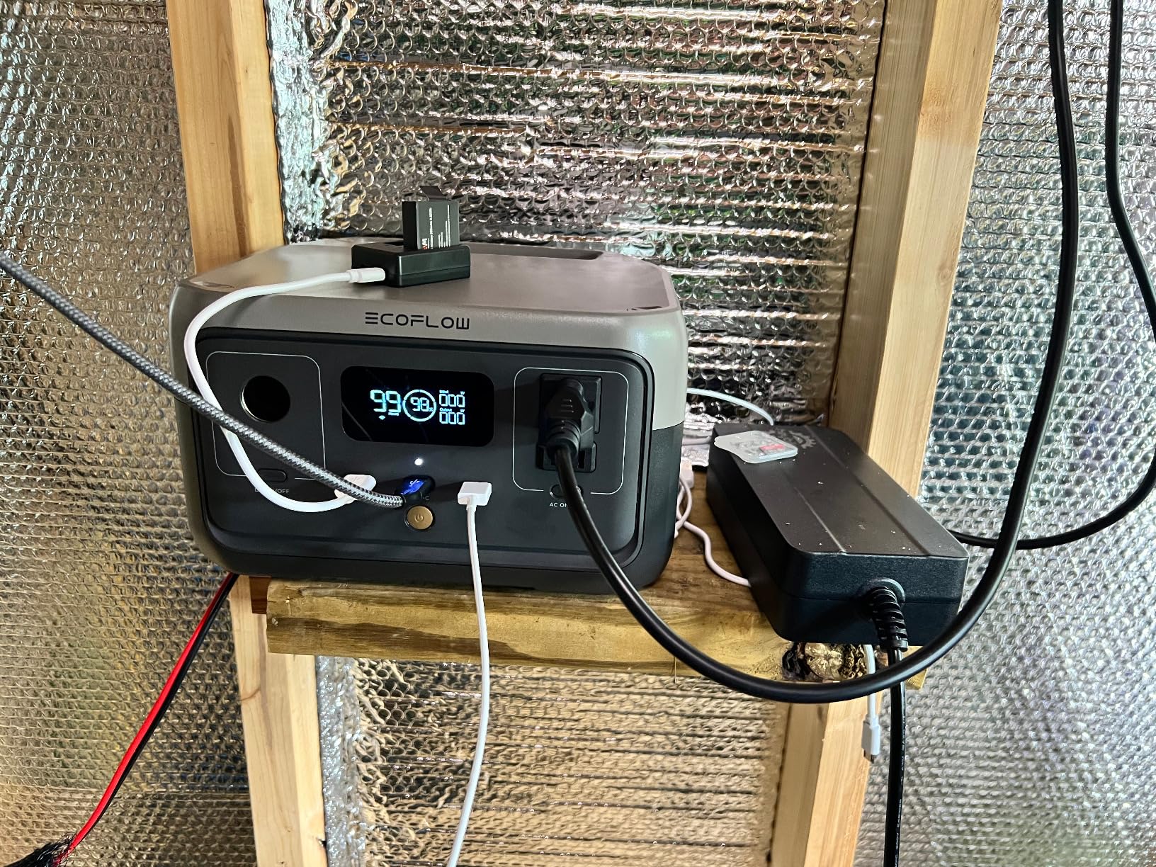 EF ECOFLOW Portable Power Station RIVER 2, 256Wh LiFePO4 Battery/ 1 Hour Fast Charging, 2 Up to 600W AC Outlets, Solar Generator (Solar Panel Optional) for Outdoor Camping/RVs/Home Use - Customer Photo 2