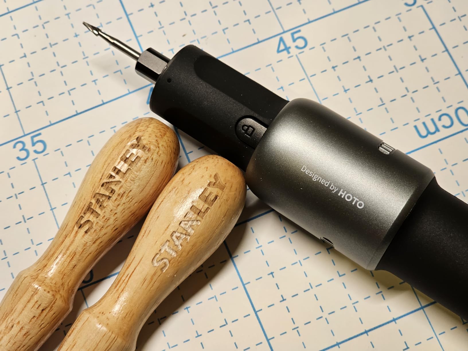 HOTO 35-in-1 Cordless Rotary Tool Kit, Strong Motor, 25000RPM 5 Variable Speed Powerful Engraving Pen, LED Light, Ideal for 3D Printing Sanding, Polishing, Drilling, Carving, Cutting DIY Crafts customer photo 2