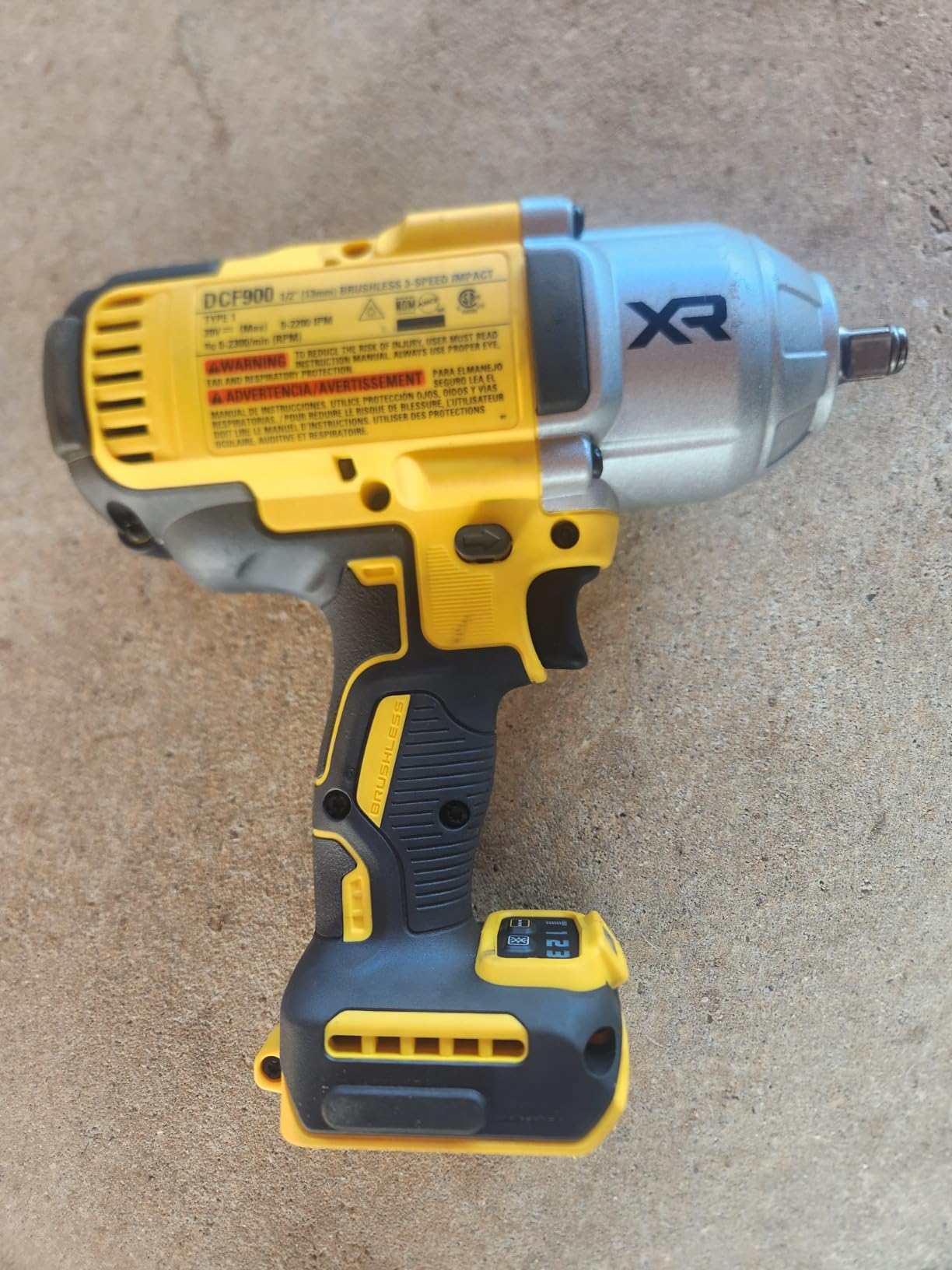 DEWALT 20V MAX Cordless Impact Wrench with Hog Ring Anvil, Brushless High Torque 1/2 Impact Gun, 4-Mode Speed, Includes Battery, Charger and Kit Bag (DCF900P1) - Customer Photo 3
