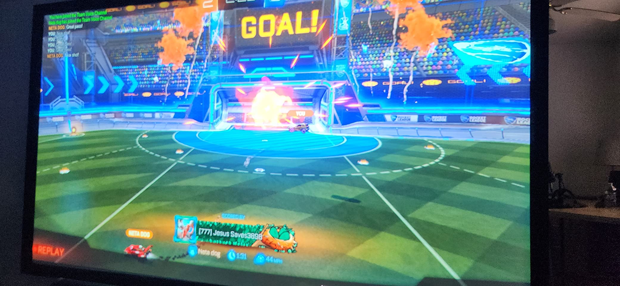 Epson Home Cinema 2350 4K PRO-UHD Smart Gaming Projector with Android TV, 3-Chip 3LCD, HDR10, HLG, 2,800 Lumens, Low Latency, 10 W Speaker, Bluetooth, Streaming Capability - Customer Photo 2