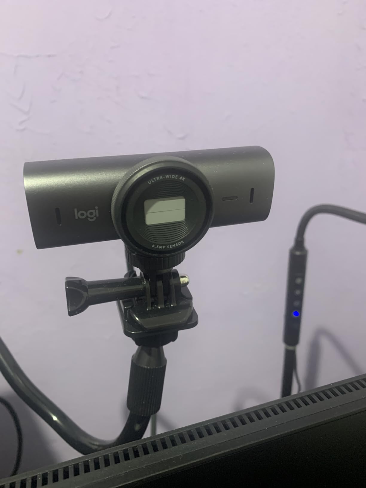 Logitech MX Brio Ultra HD 4K Collaboration, Streaming Webcam, 1080p at 60 FPS, Show Mode, Works with Microsoft Teams, Zoom, Google Meet, Nintendo Switch 2 New GameChat Mode - Graphite - Customer Photo 1