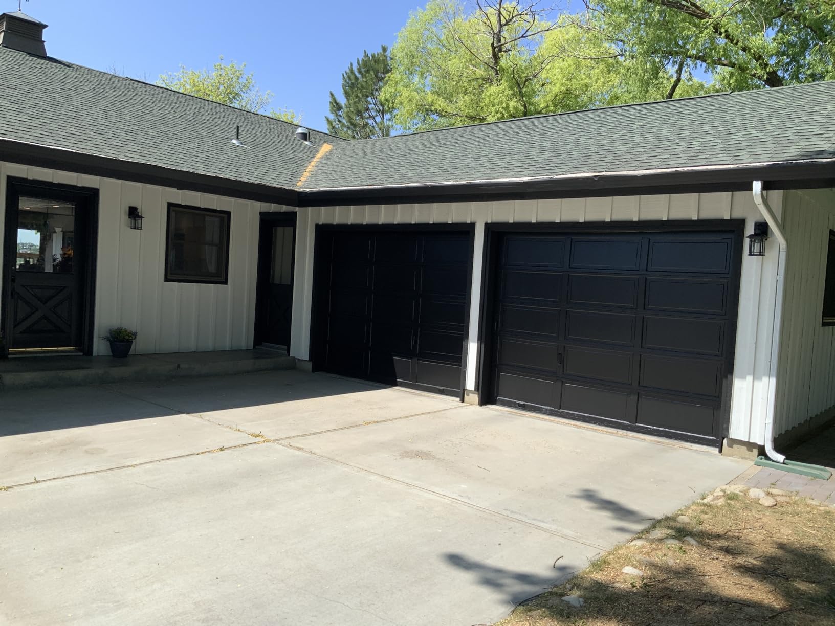 VIANIS Motion Lights for Outside, 2 Pack Dusk to Dawn Exterior Lighting Fixtures, Bronze Front Porch Light Lantern, Waterproof Outside Lights for House, Porch, Entryway, Oil Rubbed Bronze, Anti-Rust - Customer Photo 2