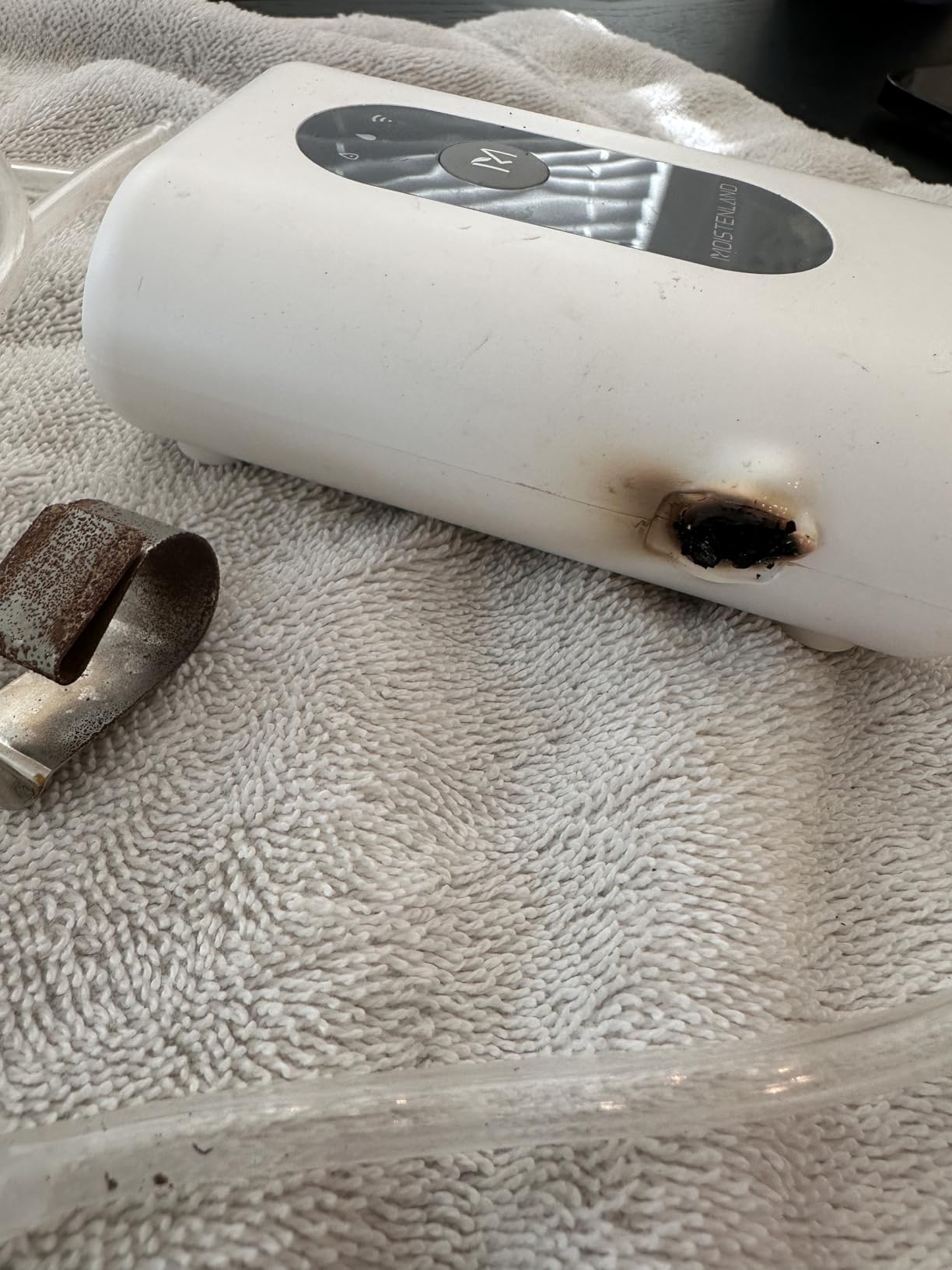 Moistenland WIFI Automatic Plant Waterer, DIY Automatic Drip Irrigation Kit for 15 Potted Plants, Auto & Manual & Delay Watering Mode/Water Shortage Alert/Irrigation Records, Remote Control - Customer Photo 2