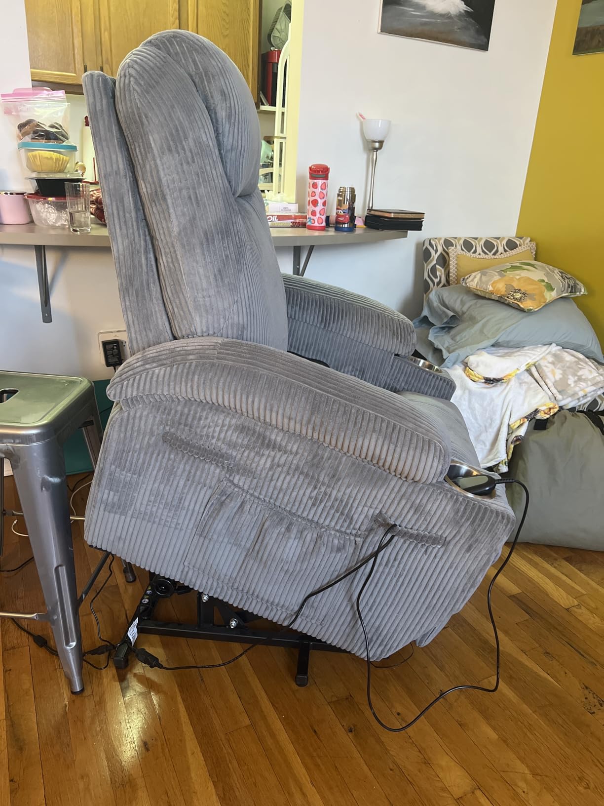 Flamaker Power Lift Recliner Chair Electric Lift Recliner for Elderly Power Lift Recliner Chair with Cup Holders Side Pockets for Living Room (Leathaire, Light Black) - Customer Photo 2