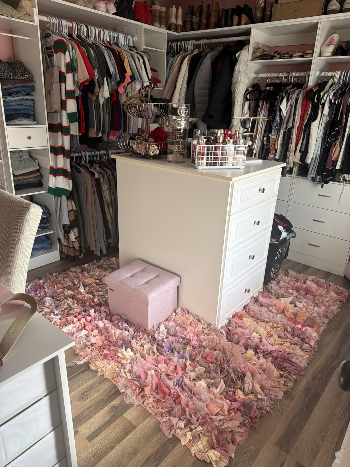 SONGMICS Mazie Collection - Small Folding Storage Ottoman, Foot Rest Stool, 12.2 x 16.1 x 12.2 Inches, 286 lb Load Capacity, for Living Room, Bedroom, Home Office, Dorm, Dark Gray - Customer Photo 2