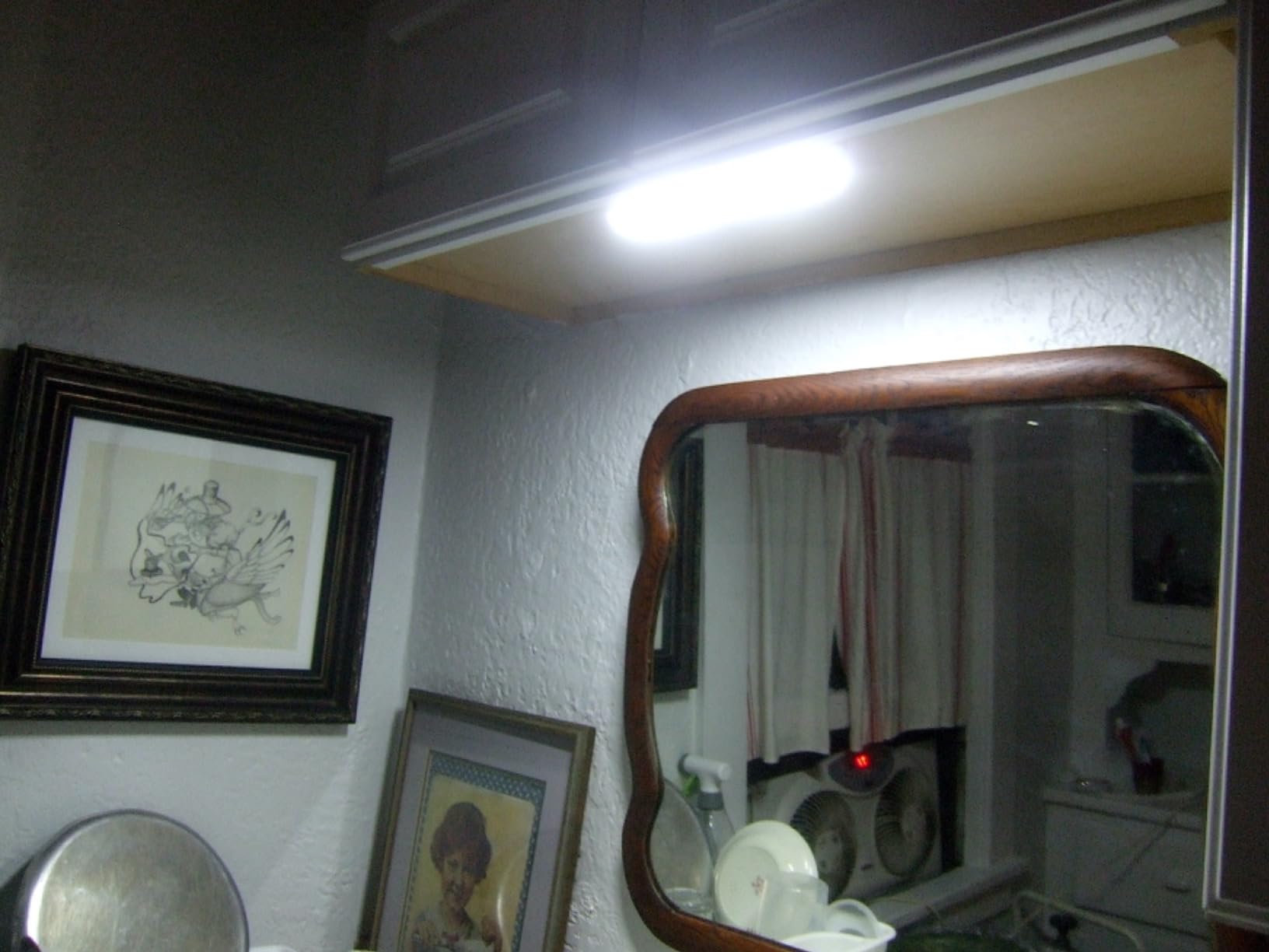 WILLED Under Cabinet Lights Rechargeable, Battery Display, 60 LED Touch Light Bar, Motion Sensor Light Indoor, Battery Operated Closet Light Wireless, Stick on Under Counter Lights for Kitchen(2 Pack) - Customer Photo 2