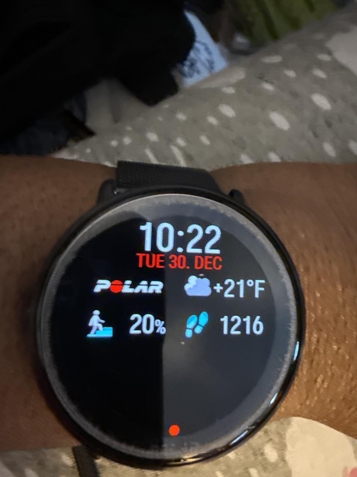 POLAR Ignite 3 Series Fitness Tracking Smartwatch with AMOLED Display, GPS, Heart Rate Monitoring, Sleep Analysis, and Real-Time Voice Guidance; S-L, for Men or Women, Greige Sand - Customer Photo 1