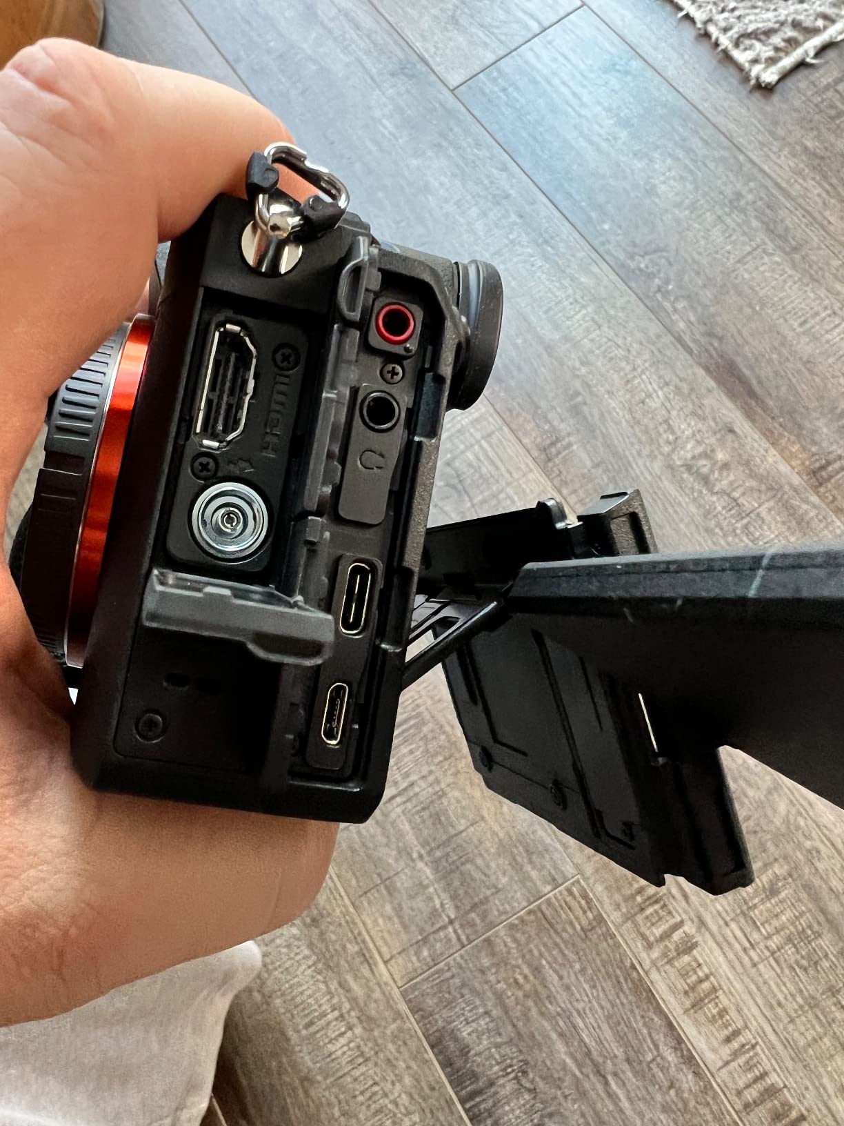 Sony Alpha 7R V Full-Frame Mirrorless Interchangeable Lens Camera - 61MP High Resolution - Customer Photo 2