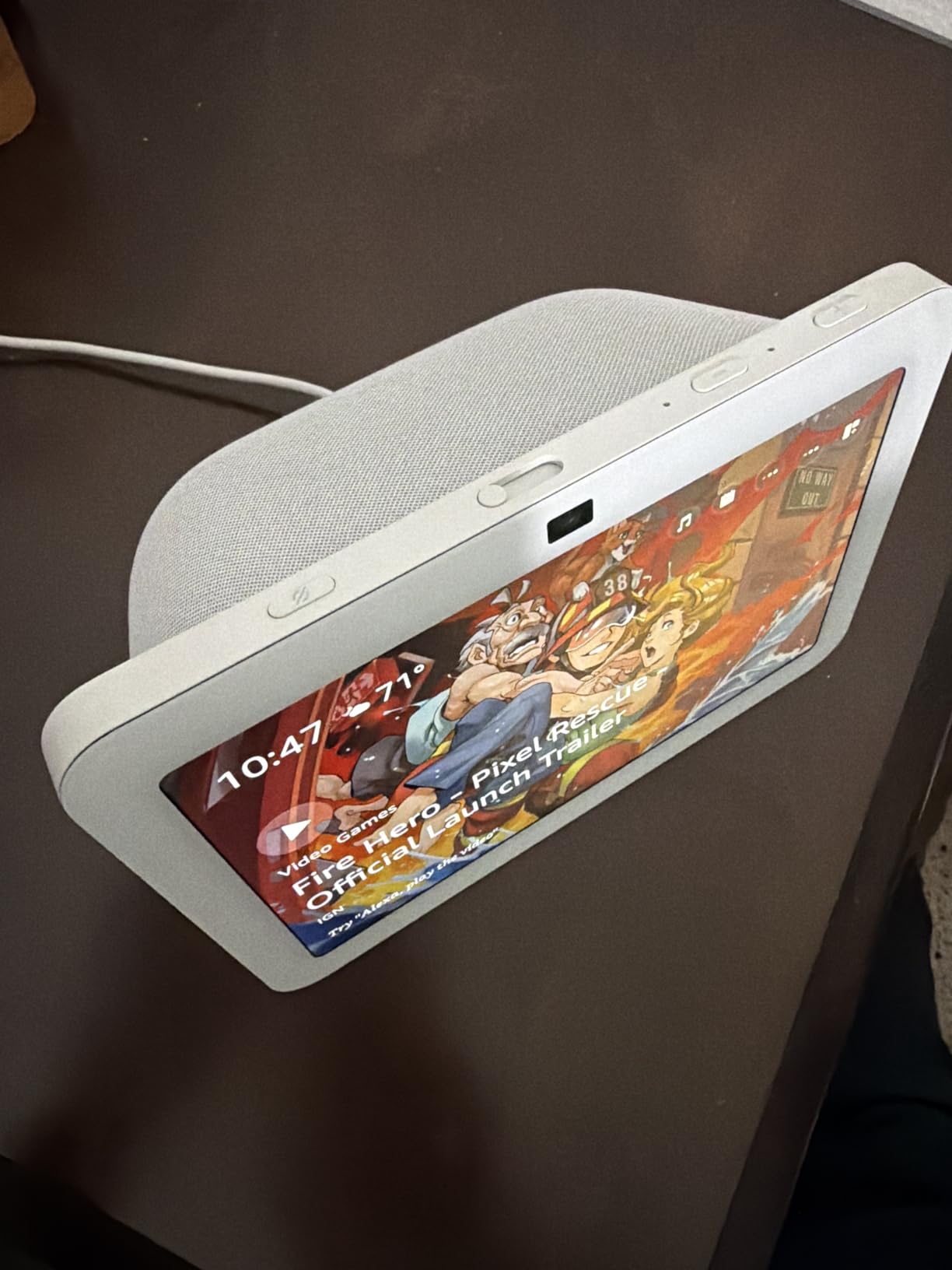 Amazon Echo Show 8, With Spatial Audio and Alexa+ Early Access, Smart Home Hub, ideal for open living spaces, Charcoal - Customer Photo 2