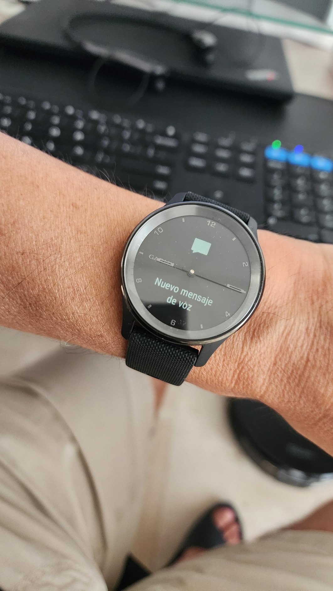 Garmin vívomove Trend, Stylish Hybrid Smartwatch, Long-Lasting Battery Life, Dynamic Watch Hands and Touchscreen Display, Black - Customer Photo 1