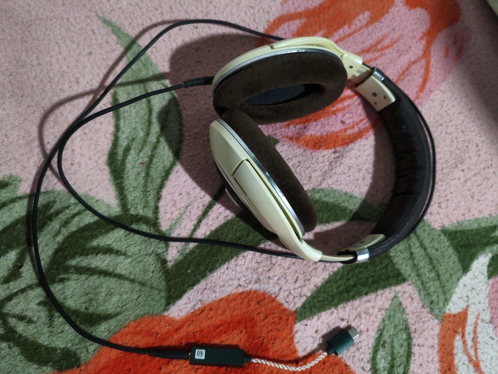 iFi GO Link - Portable DAC & Headphone Amplifier - USB-C to 3.5mm Adapter - Improve Sound from Any Device - Gold-Plated 3.5mm Headphone Socket – Supports Hi-Resolution 32-bit/384kHz/DSD256/MQA - Customer Photo 1