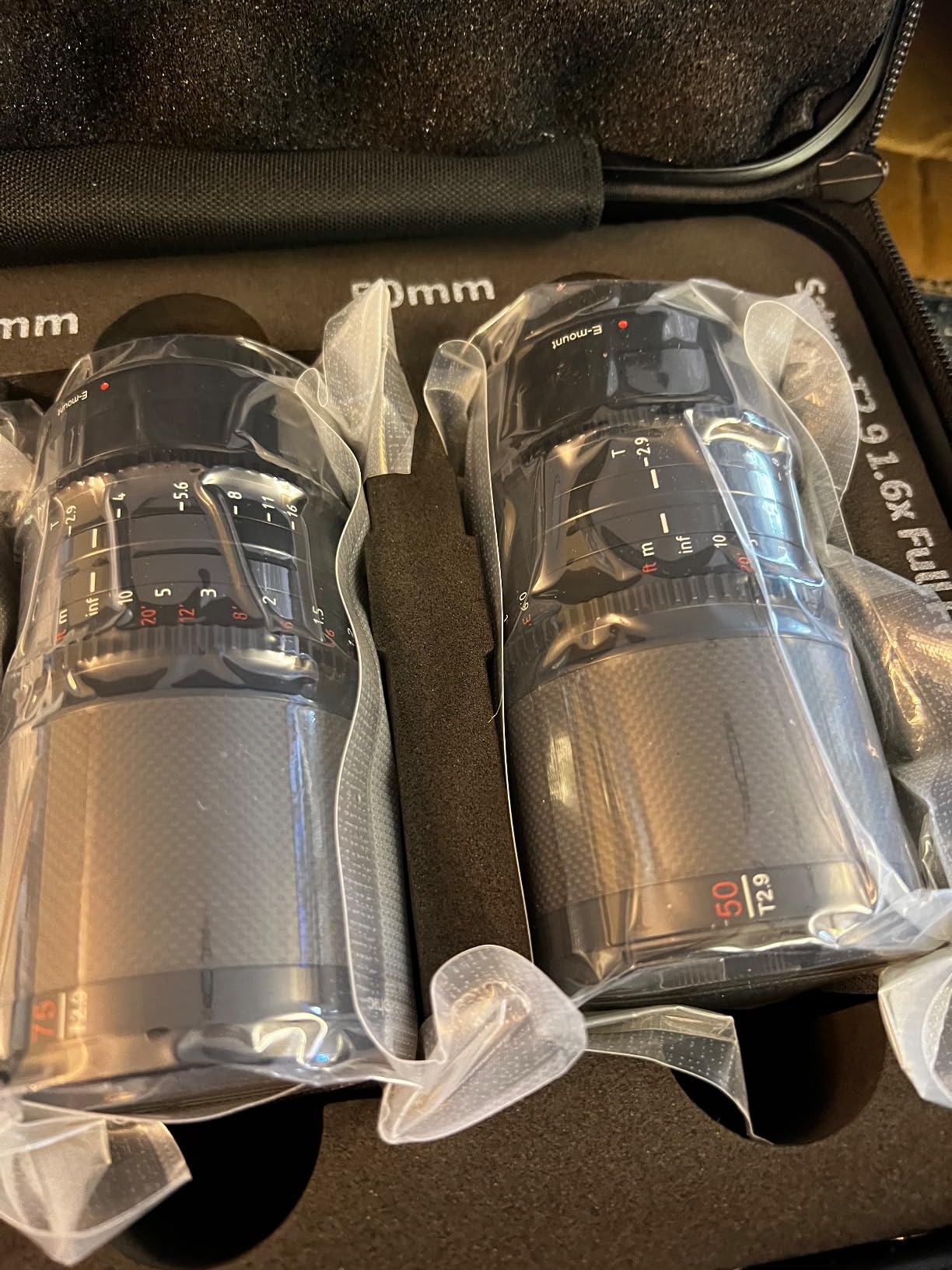 SIRUI Saturn 35mm T2.9 1.6X Full Frame Carbon Fiber Anamorphic Lens, Cine Lens for E Mount Cameras, 418g (Neutral Flare) - Customer Photo 2