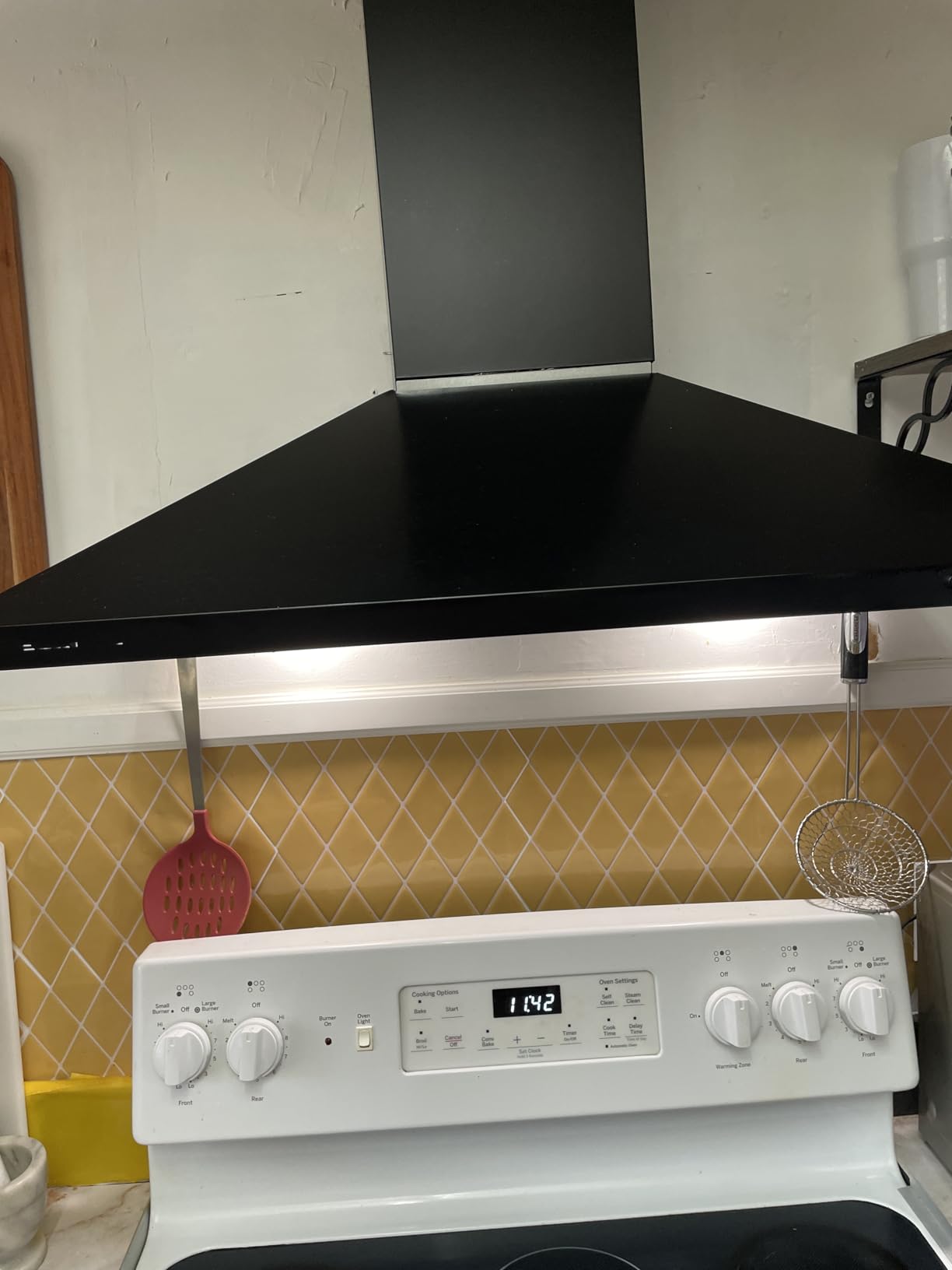 SOONYE 450 CFM 30 inch Range Hood, Stainless Steel Wall Mount Vent Hood, Convertible to Ductless/Ducted with LED Lights, 3 Speed Exhaust Fan - Customer Photo 3