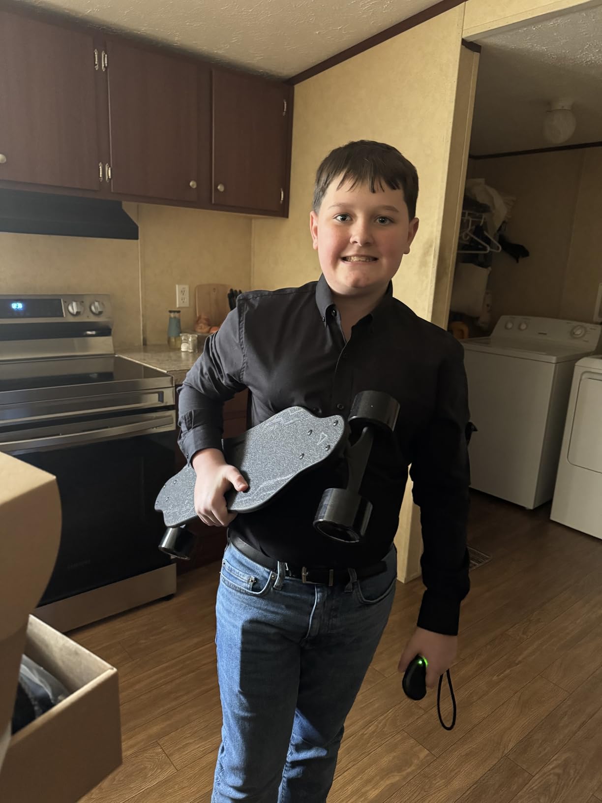 MEEPO Campus V3 Series/Envy Electric Skateboard with Remote, Top Speed Up to 29 Mph, 4 Speed Smooth Braking, Easy Carry Handle Design, Suitable for Adults & Teens - Customer Photo 1