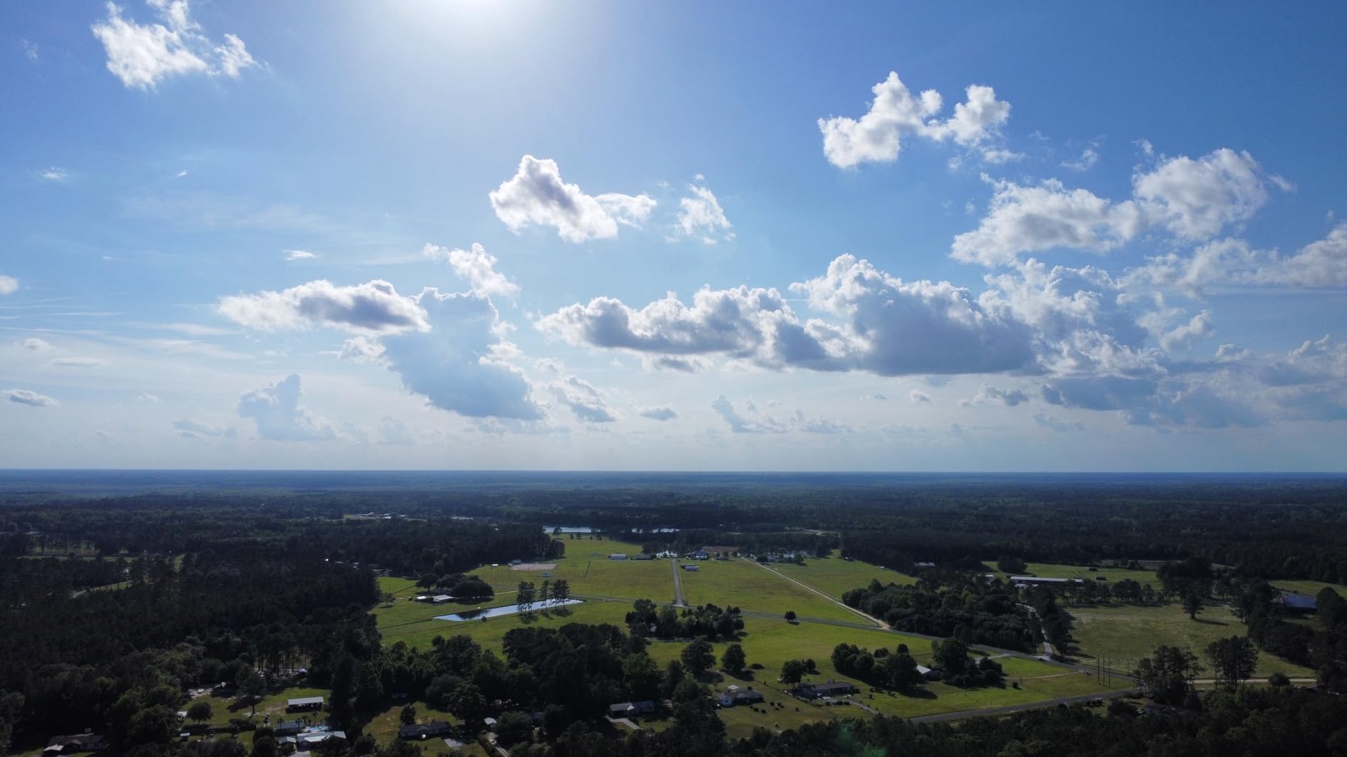 DJI Mini 2 SE, Lightweight Mini Drone with QHD Video, 10km Max Video Transmission, 31-Min Flight Time, Under 249 g, Auto Return to Home, 3-Axis Gimbal Drone with Camera for Beginners - Customer Photo 1