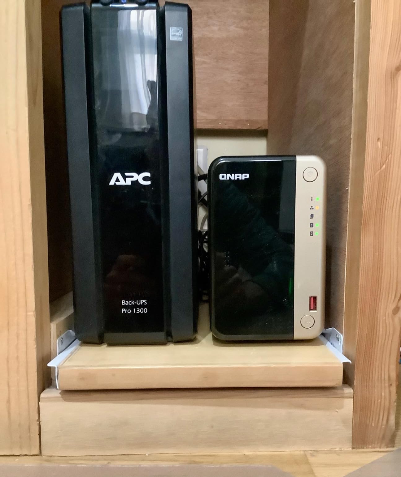 QNAP TS-464-8G-US 4 Bay High-Performance Desktop NAS with Intel Celeron Quad-core Processor, M.2 PCIe Slots and Dual 2.5GbE (2.5G/1G/100M) Network Connectivity (Diskless) - Customer Photo 1