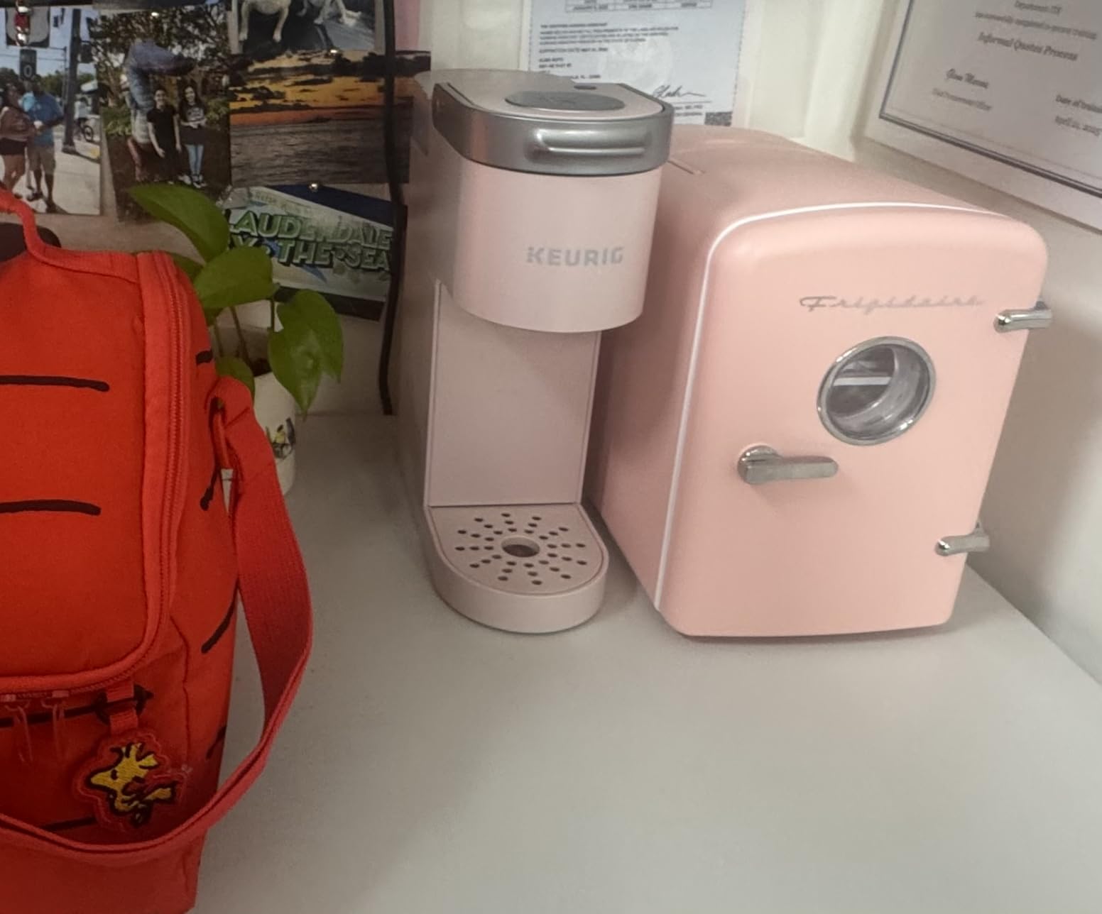 Frigidaire Retro 9-Can Mini Personal Fridge Portable Cooler for Car, Office, Bedroom, Dorm Room, or Cabin, 11.8