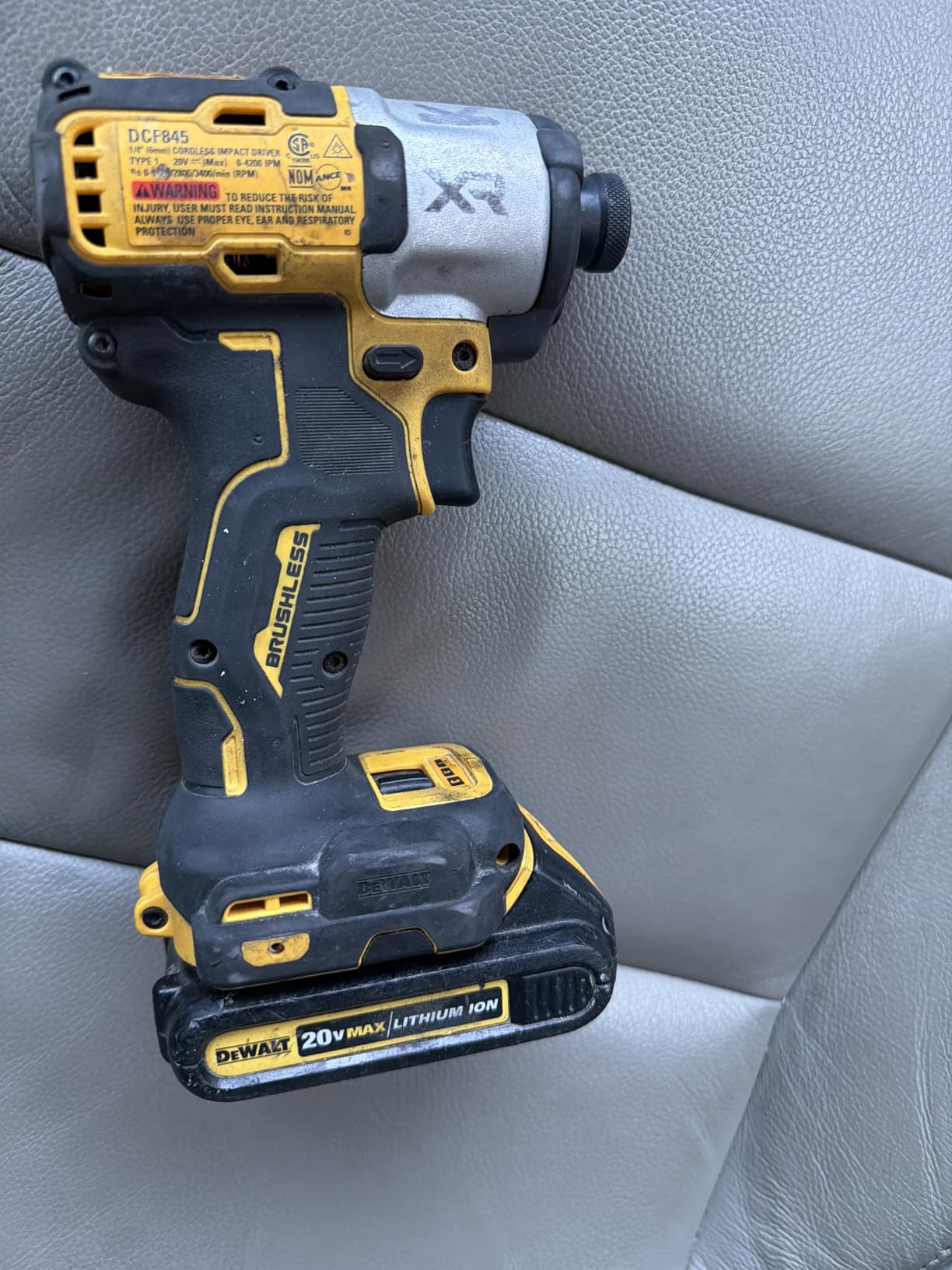DEWALT 20V MAX XR Impact Driver, 1/4 Inch High Torque Brushless 3 Speed Premium Cordless Impact Driver with LED Light, Extended Runtime, Tool Only (DCF845B) - Customer Photo 1