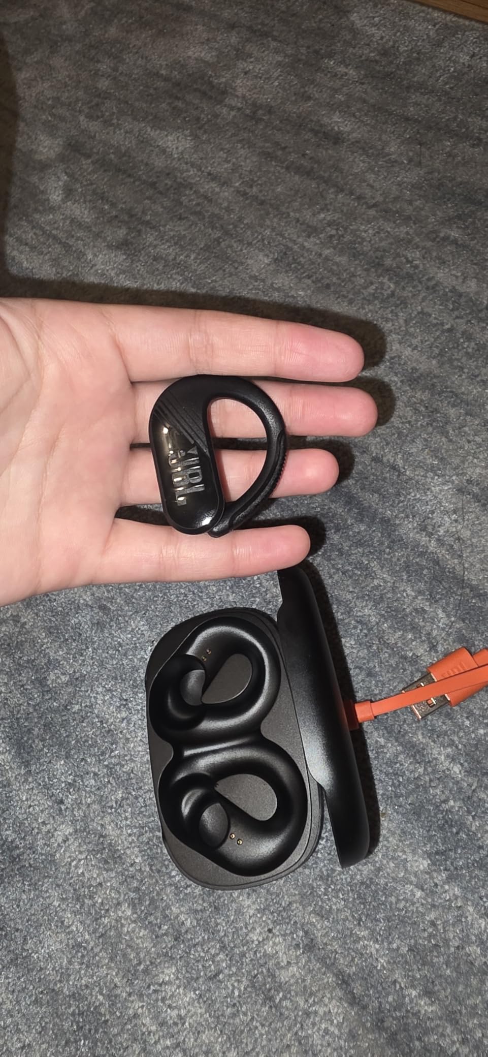 JBL Endurance Peak 3 - Dust and Water Proof (IP68) True Wireless Active Earbuds, JBL Pure Bass Sound, Up to 50 Total Hours of Playback with Speed Charge, Ambient Aware & Talk Thru (Black) - Customer Photo 4