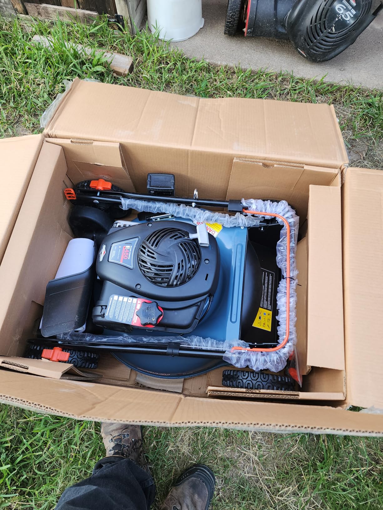 SENIX LSPG-M7 21'' Gas Push Lawn Mower, with 140 cc 4-Cycle Briggs & Stratton Engine, 3-in-1 Bagging, Mulching, and Side Discharge, 6-Position Dual Lever Height Adjustment, 16 Gallon Grass Bag - Customer Photo 1