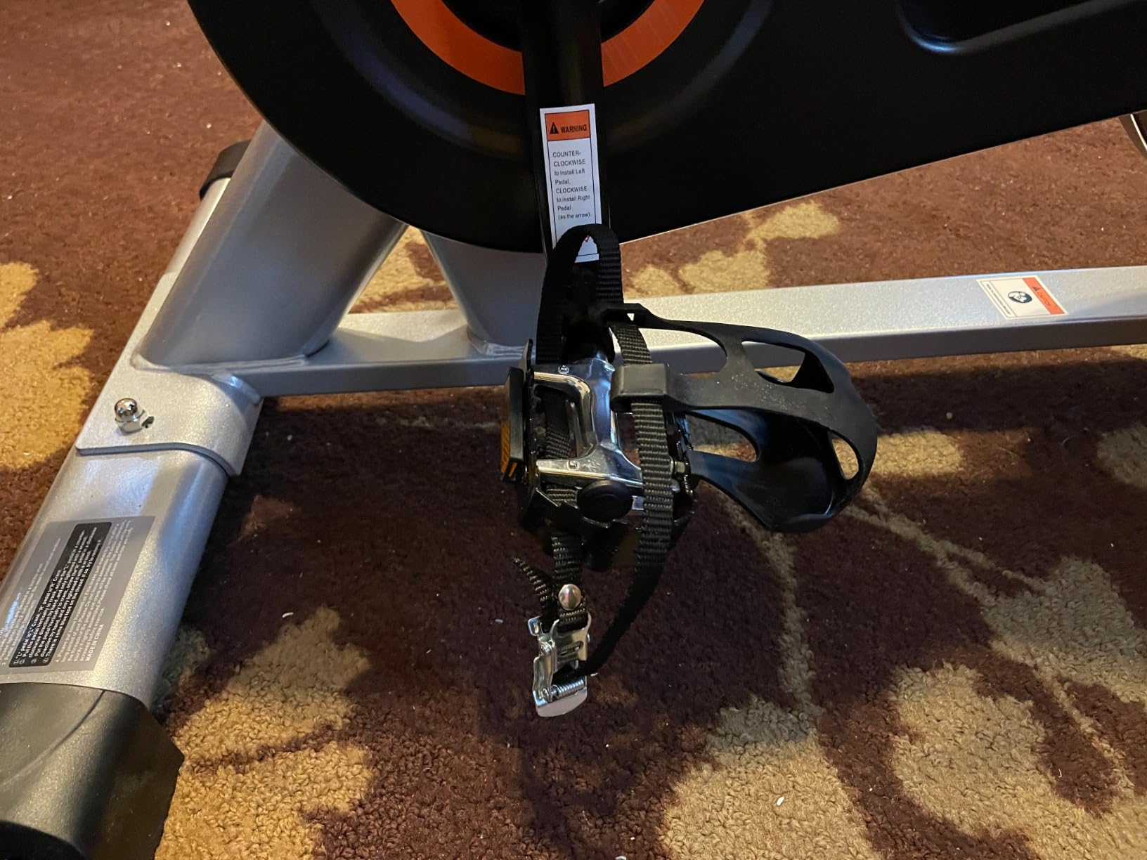 YOSUDA Exercise Bike, Brake Pad Stationary Bike for Home with Exclusive App, Magnetic Indoor Cycling Bike with 300 lb Weight Capacity, Low Noise, Tablet Holder and Fitness Courses for Weight Loss - Customer Photo 2