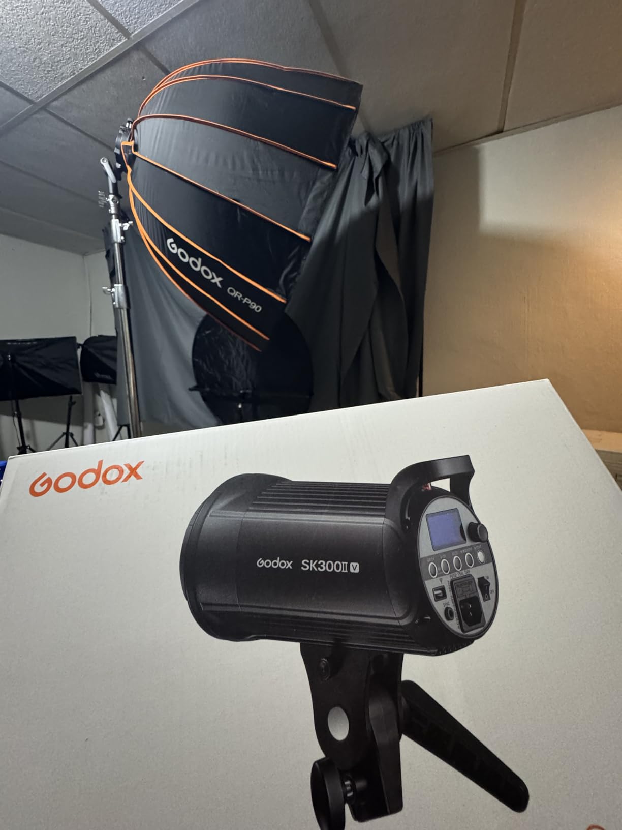 Godox SK400II-V 400Ws Photo Studio Strobe Flash Monolight Light with Bowens Mount & 10W LED Modeling Lamp for Studio, Shooting, Location and Portrait Photography (SK400II Upgraded Version 110 to 120V) customer photo 2