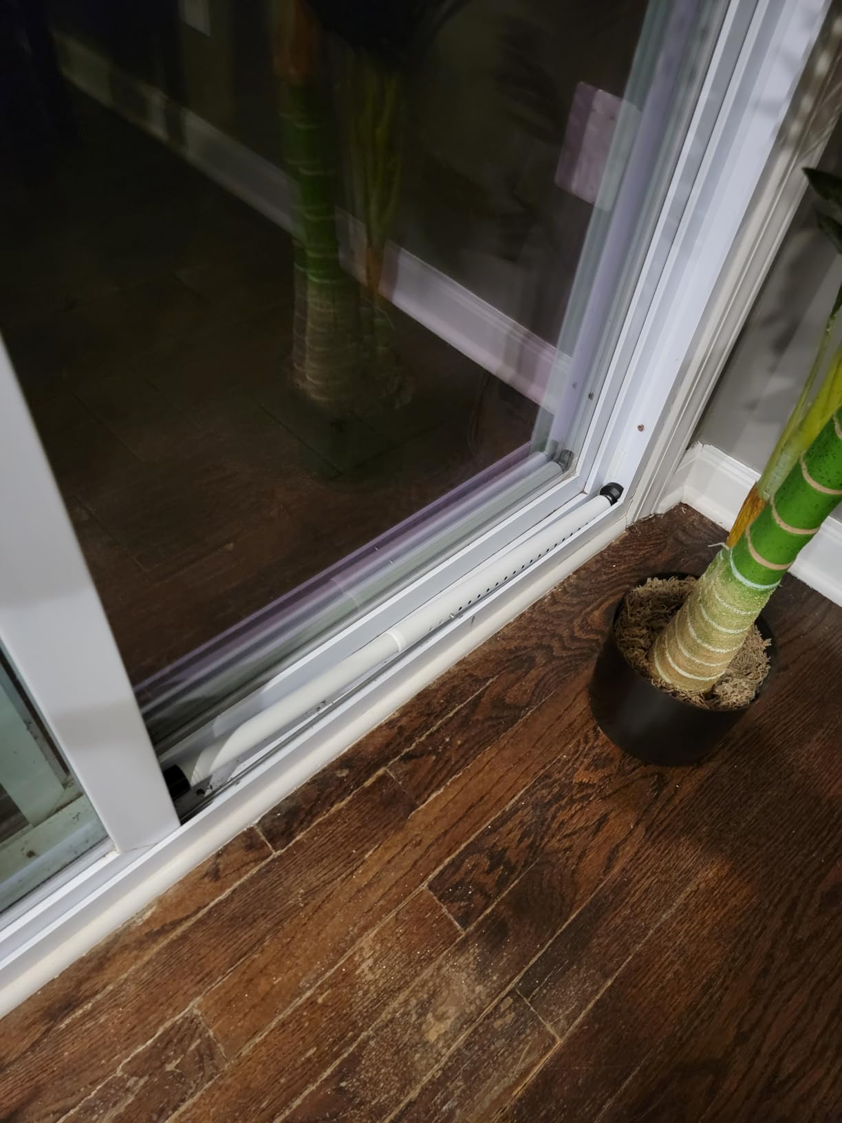 DIIG Sliding Door Security Bar，17.7-50.5inch Adjustable Sliding Patio Door Lock Bar with Rubber Tips,Diameter 1inch Window Security Bar for Home Apartment Travel Children Women Pets Safety(White) - Customer Photo 1