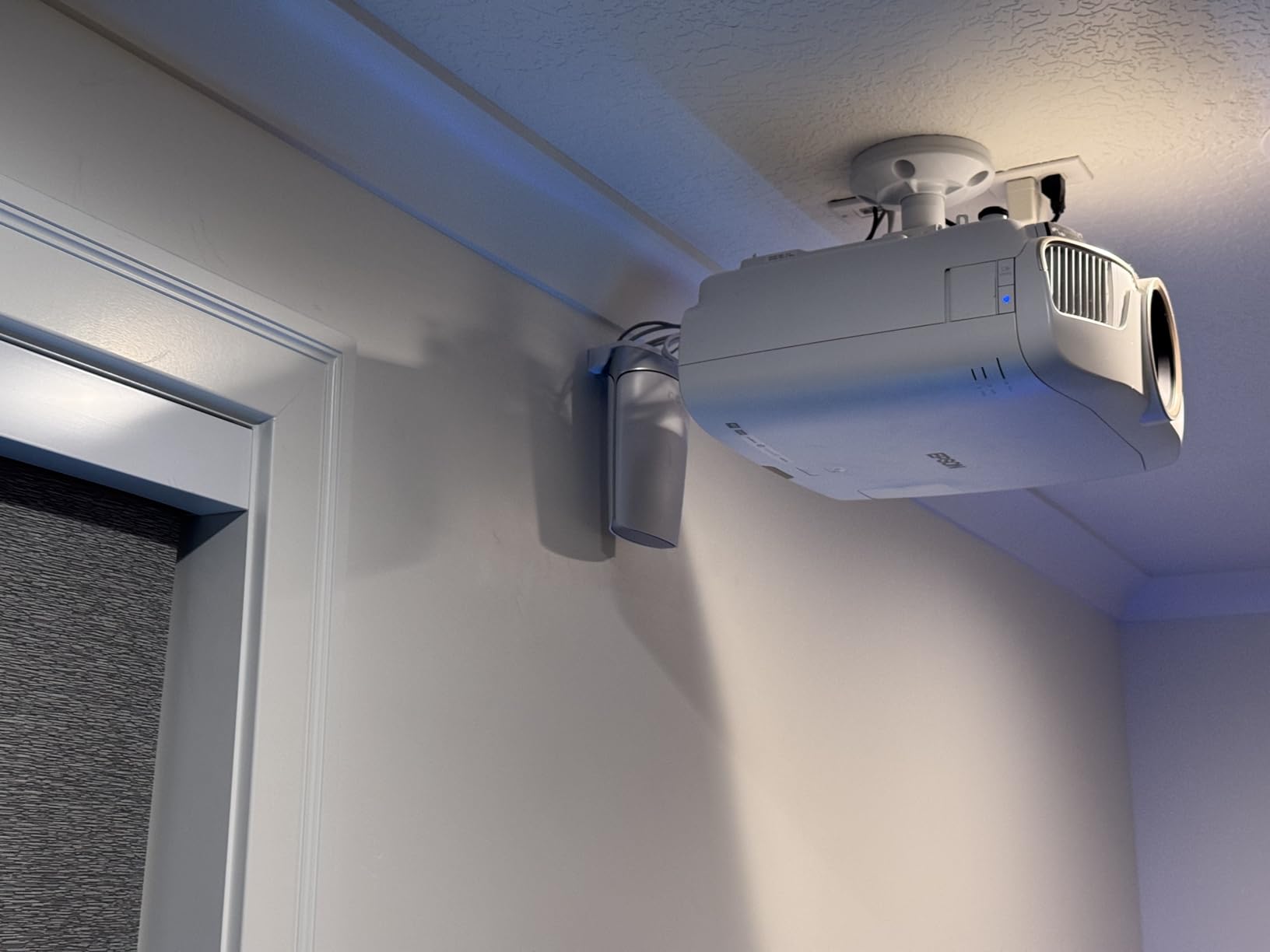 Highwings Long 8K HDMI Cable 25FT 48Gbps, 2.1 High Speed Gaming Cord 4K@120Hz 8K@60Hz RTX 3090 eARC 3D Compatible for PS5, UHD TV and Blu-ray Player - Customer Photo 1