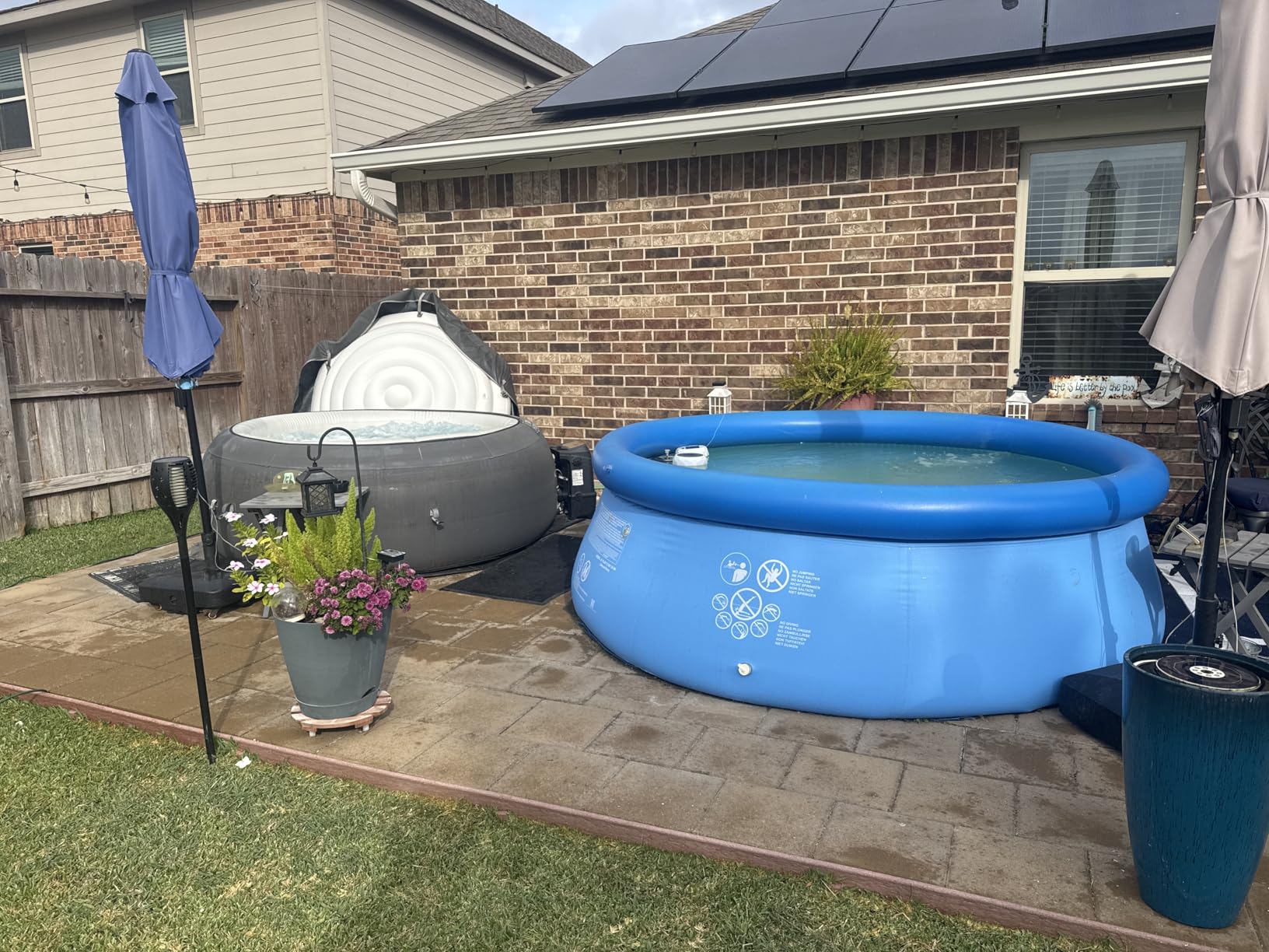 INTEX 28483E SimpleSpa Inflatable Hot Tub 4 Person Bubble Massage Spa: Includes Insulated Cover – Built-in QuickFill Inflation – Soothing Jets – 77