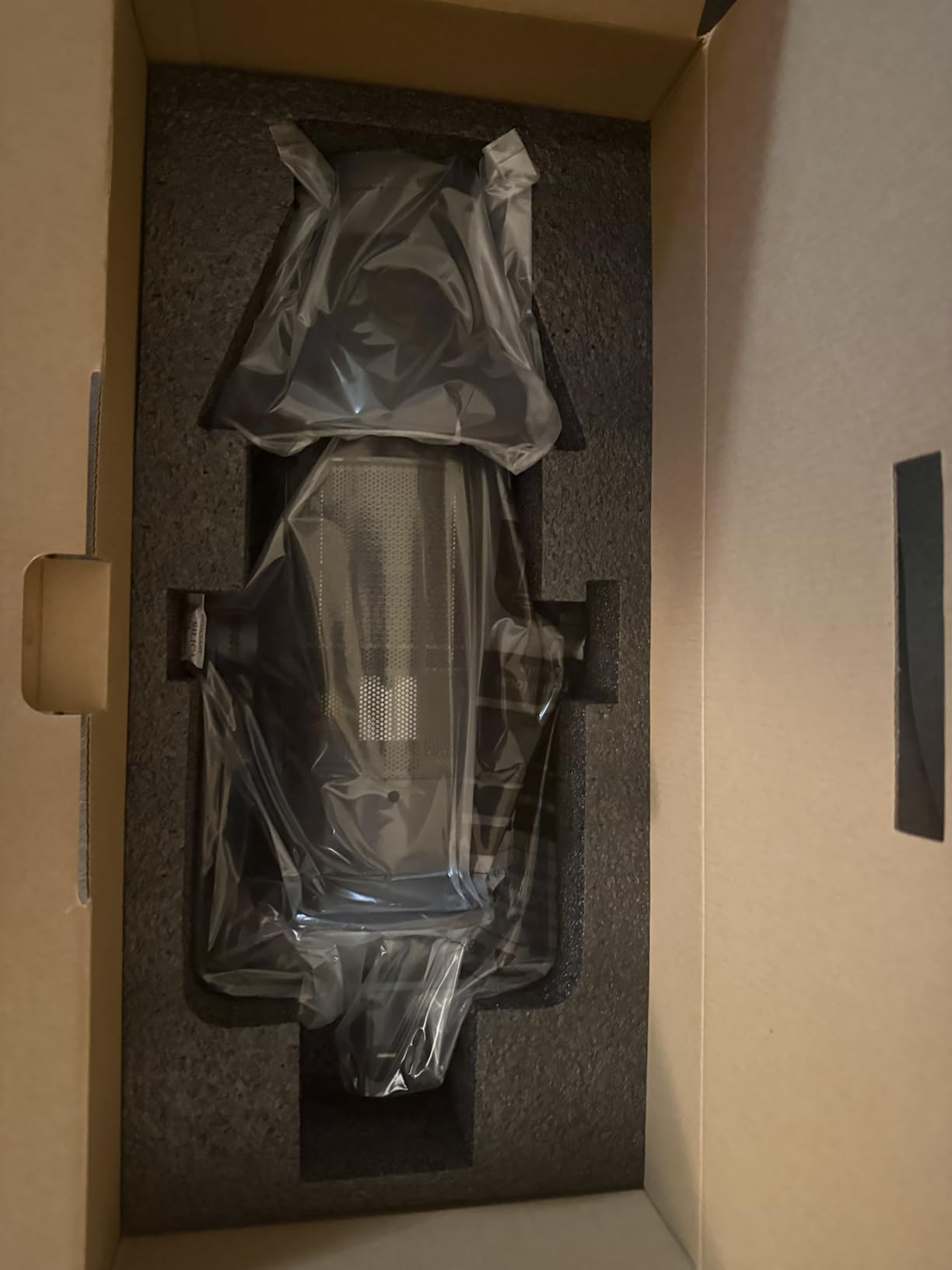 NEEWER CB60B 70W LED Video Light with 2.4G&APP Control, COB Bi Color 2700K-6500K 34000Lux at 1m, CRI97+ customer photo 1