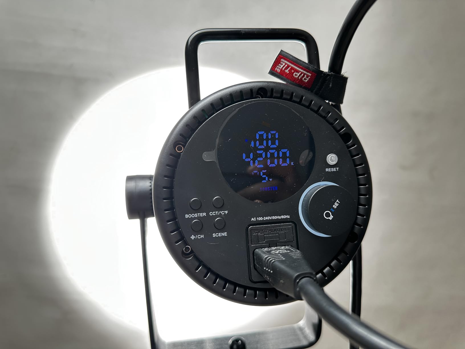 NEEWER CB60B 70W LED Video Light with 2.4G&APP Control, COB Bi Color 2700K-6500K 34000Lux at 1m, CRI97+ customer photo 2