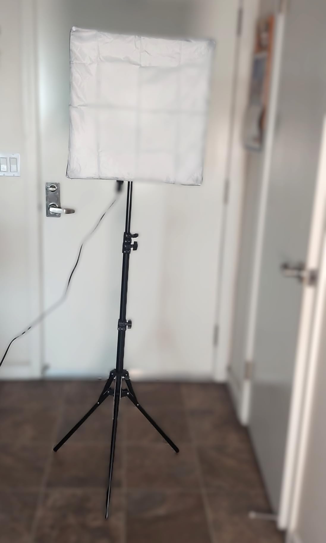 Torjim Softbox Photography Lighting Kit, 16'' x 16'' Professional Softbox Lighting Kit with 85W 3000-7500K LED Bulbs, Studio Lights for Photography/Video Recording/Live Streaming/Portraits Shooting - Customer Photo 1