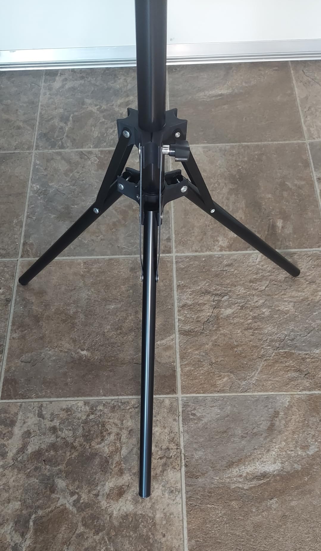 Torjim Softbox Photography Lighting Kit, 16'' x 16'' Professional Softbox Lighting Kit with 85W 3000-7500K LED Bulbs, Studio Lights for Photography/Video Recording/Live Streaming/Portraits Shooting customer photo 2