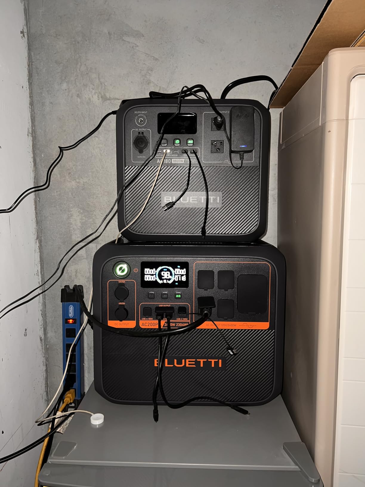 BLUETTI Portable Power Station AC180, 1152Wh LiFePO4 Battery Backup w/ 2 1800W (2700W peak) AC Outlets, 0-80% in 45Min, Solar Generator for Camping, Off-grid, Power Outage - Customer Photo 2