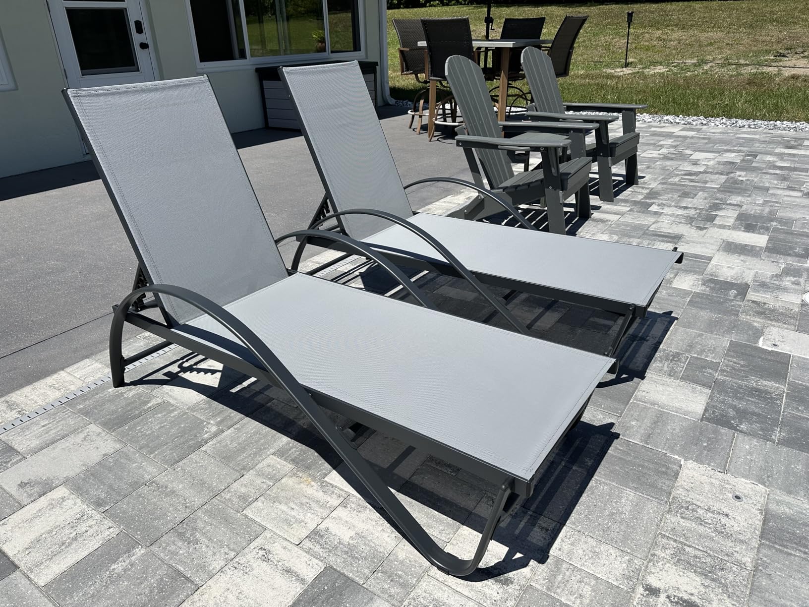 Shintenchi 2 PCS Outdoor Chaise Lounges Chair with Wheels Aluminum Reclining Patio Lounge Chairs with 5 Adjustable Position Recliner for Patio, Beach, Yard, Pool Patio Furniture Set,Light Grey - Customer Photo 1