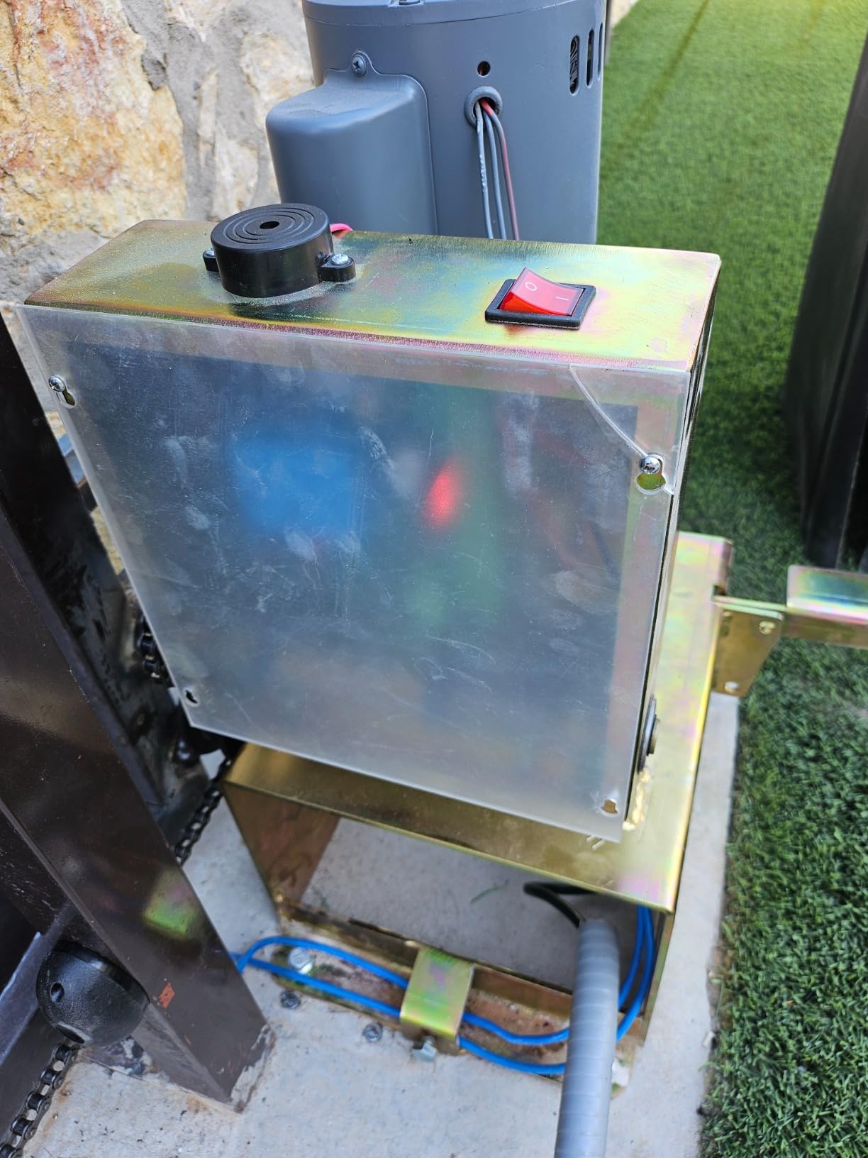 TOPENS LC1100 Automatic Commercial Sliding Gate Opener, Chain Drive Gate Operator for Heavy Driveway Sliding Gate Up to 2800 Pounds, AC Powered with 20ft Roller Chain, 2 Remote Control, Photocell - Customer Photo 2