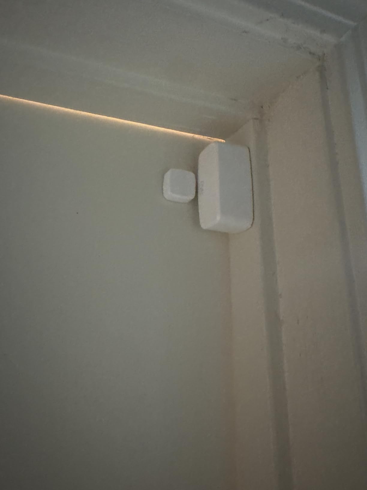 Eve Door & Window (Matter) 3 Pack – Smart Contact Sensor for Doors & Windows, Open/Closed State, Automatic Control of Accessories, Matter Over Thread, Apple Home, Alexa, Google Home, SmartThings - Customer Photo 2