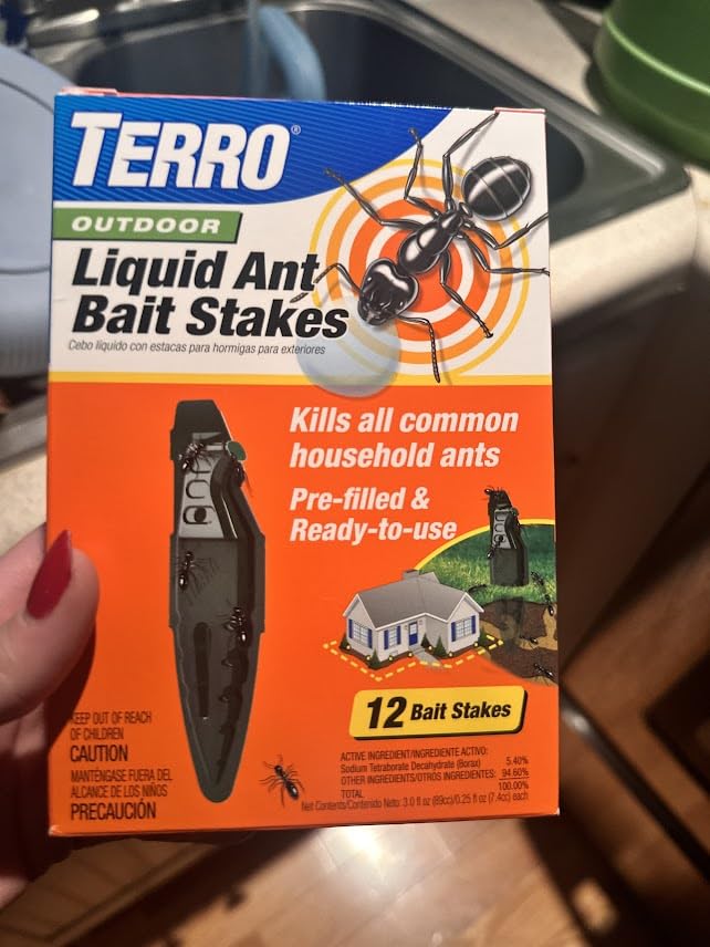 TERRO Liquid Ant Baits - T1813B - Outdoor Ready-to-Use Terro Ant Traps, Kills Household Ants, 12 Stakes - Customer Photo 1