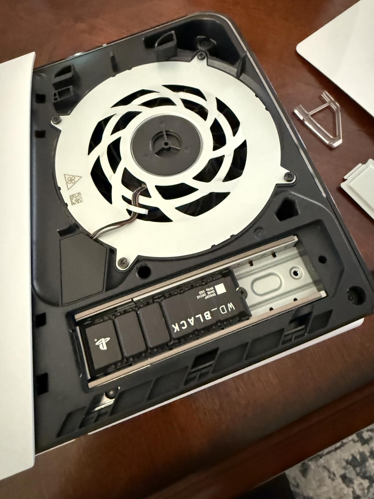 WD_BLACK 2TB SN850P NVMe M.2 SSD Officially Licensed Storage Expansion for PS5 Consoles, up to 7,300MB/s, with heatsink - WDBBYV0020BNC-WRSN - Customer Photo 3