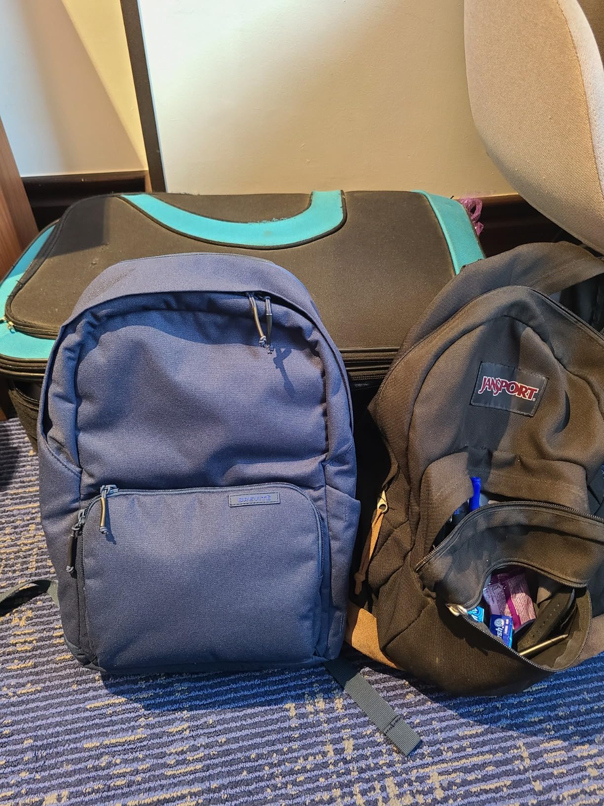 BREVITE The Backpack- Casual daypack backpacks for every function. Compact but spacious 18L aesthetic traveling backpack with laptop compartment. (Charcoal Grey) - Customer Photo 2