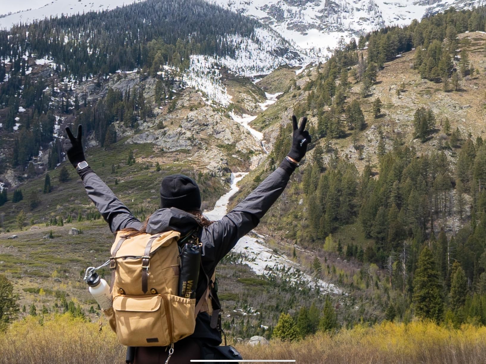 BAGSMART Camera Backpack, DSLR Camera Bag Backpacks for Photographers, Waterproof Anti-Theft Photography Backpack with 15 Inch Laptop Compartment & Tripod Holder, Ivory White - Customer Photo 1