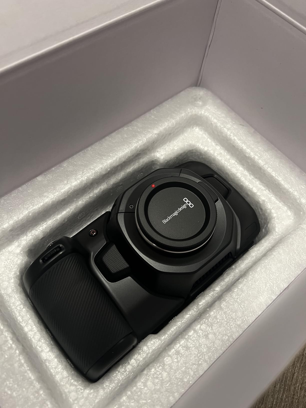 Blackmagic Design Pocket Cinema Camera 4K Power Bundle (CINECAMPOCHDMFT4K) customer photo 2