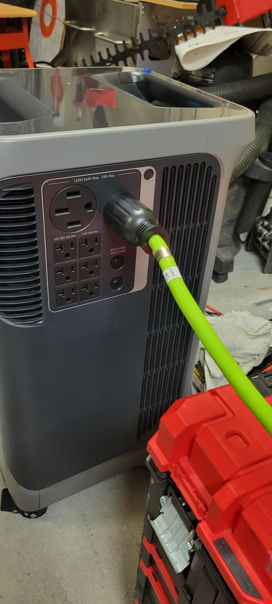 Anker SOLIX F3800 Portable Power Station, 3840Wh, LiFePO4 Batteries, Ultra-High 6000W AC Output with 120V/240V, Solar Generator for Home Backup, RVs, Emergencies, Power Outages, and Outdoor Camping - Customer Photo 2